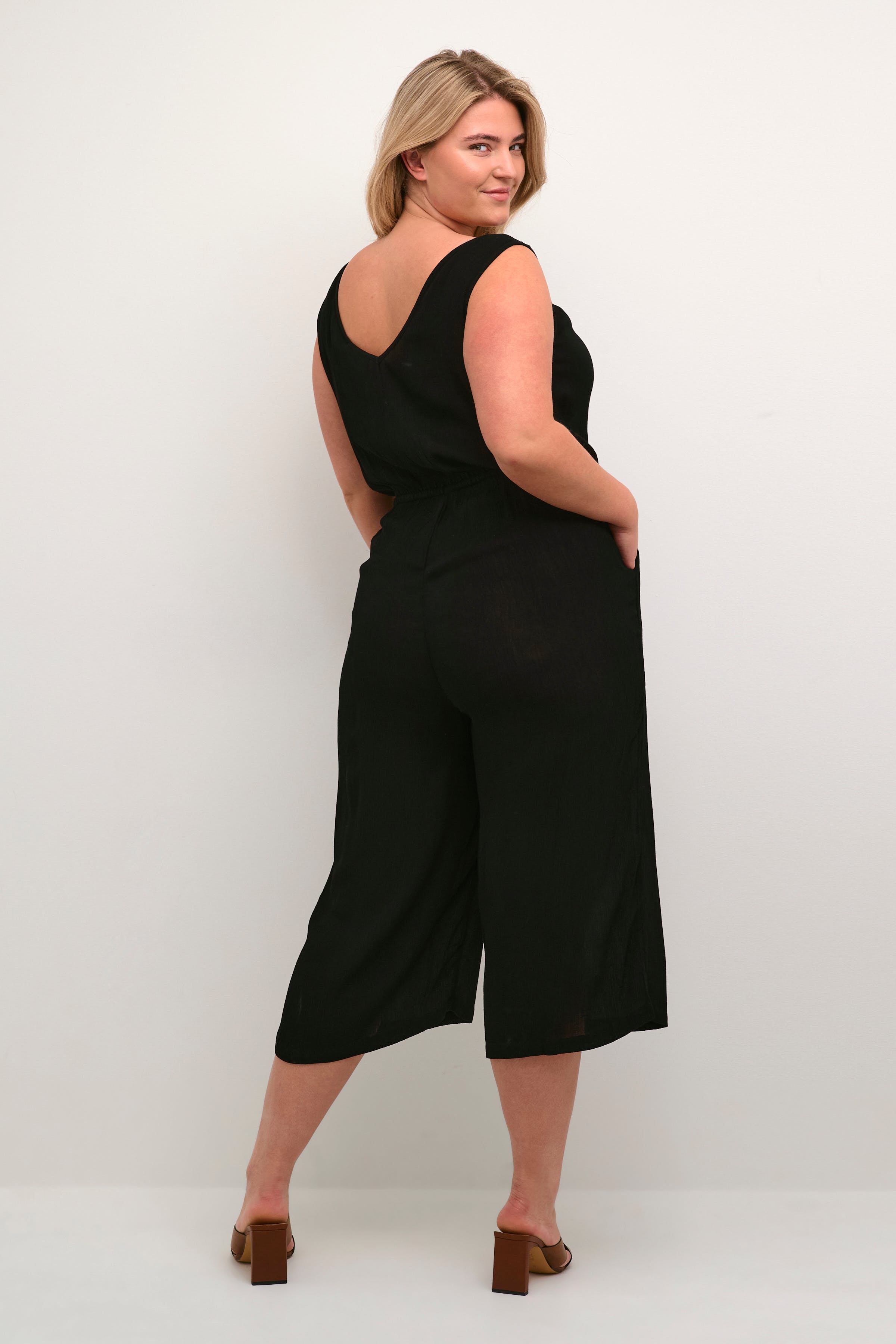 KCisma Jumpsuit LOOKBOOK BACK 10581565-100121