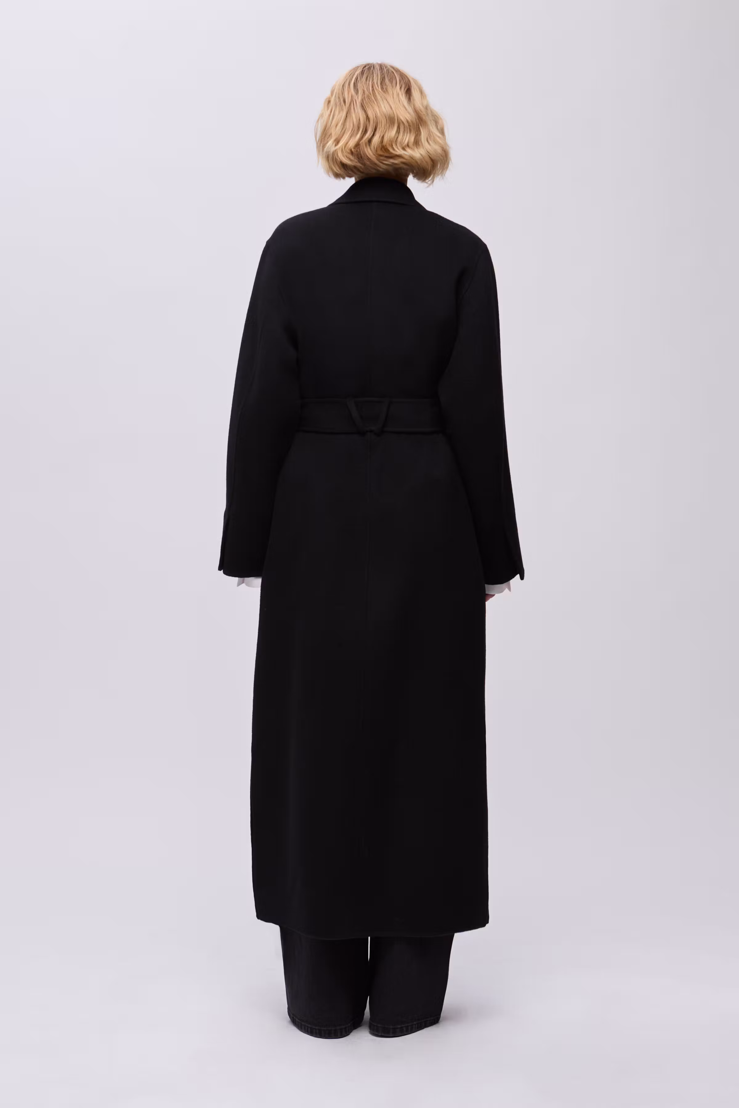 IOCelia Mantel LOOKBOOK BACK 30600090-BK999