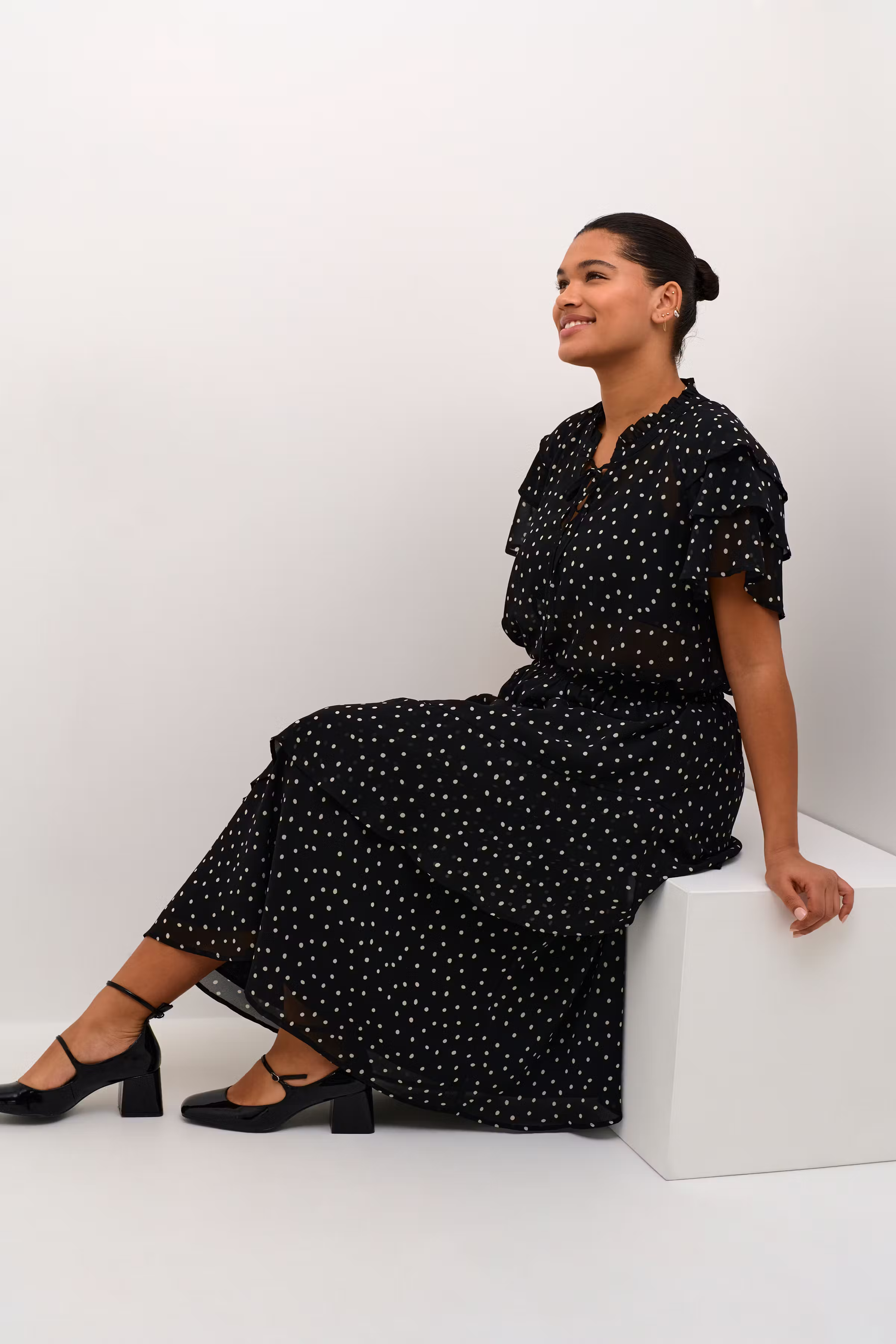 KCsallie Skirt LOOKBOOK DETAIL 10582576-106287