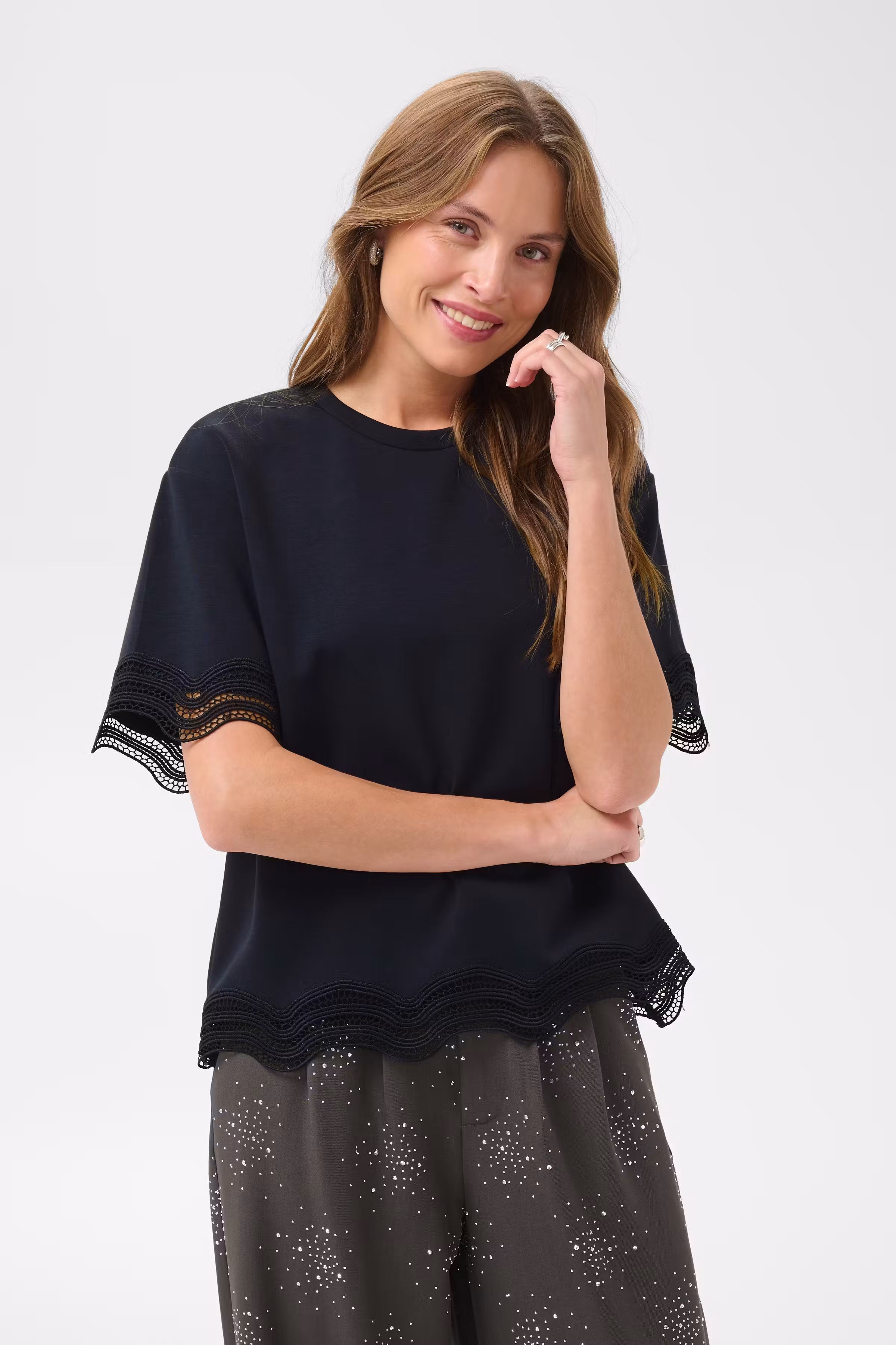 UmilaSZ T-shirt LOOKBOOK FRONT 30515586-193924