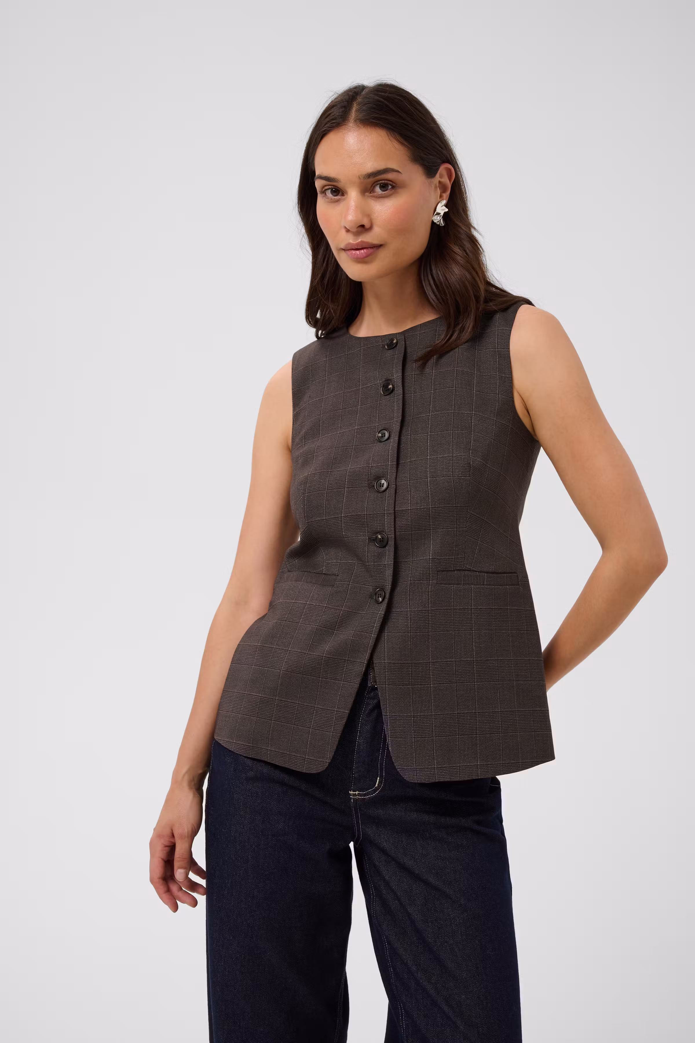 KAlenora Vest LOOKBOOK DETAIL 10512146-109807