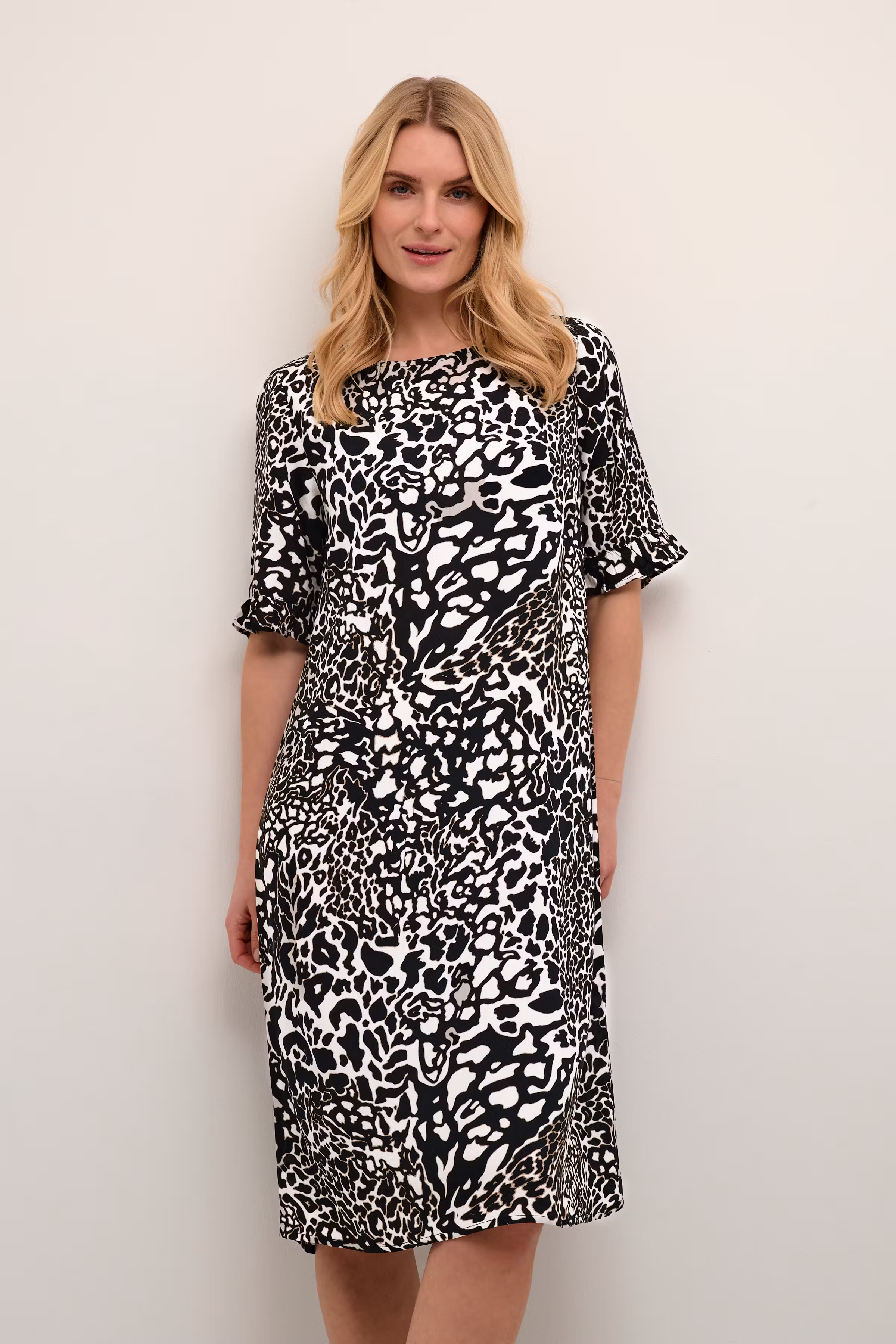 BPofelia Kleid LOOKBOOK FRONT 10590419-104304B