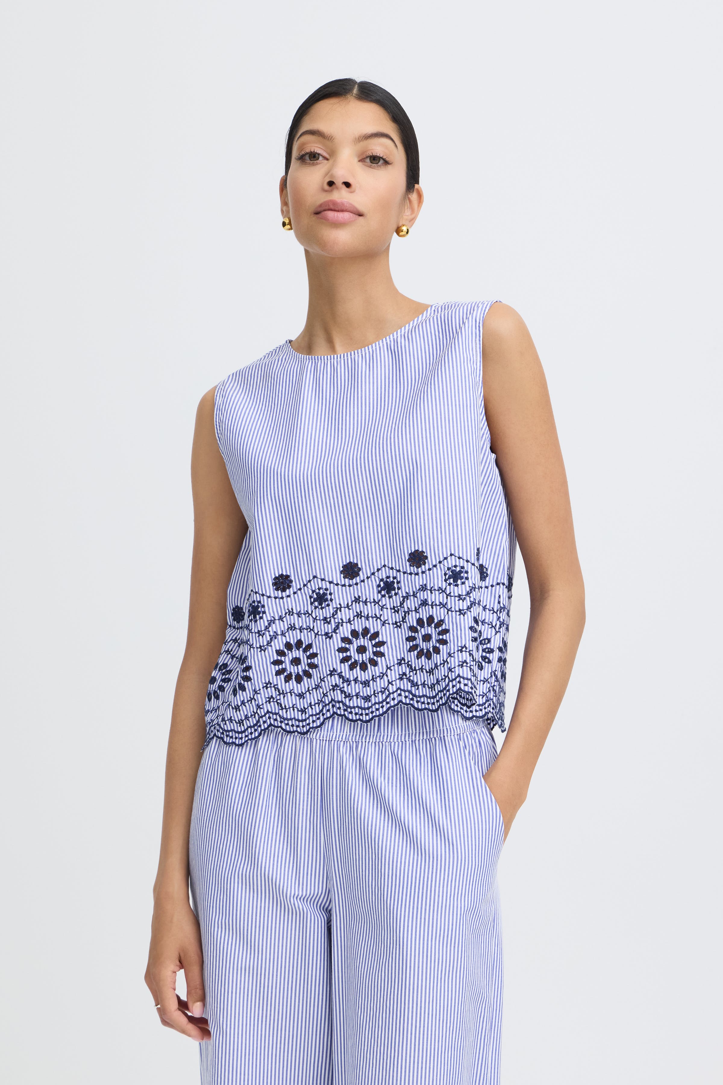 BYINZI Hose LOOKBOOK FRONT 20819049-900008662