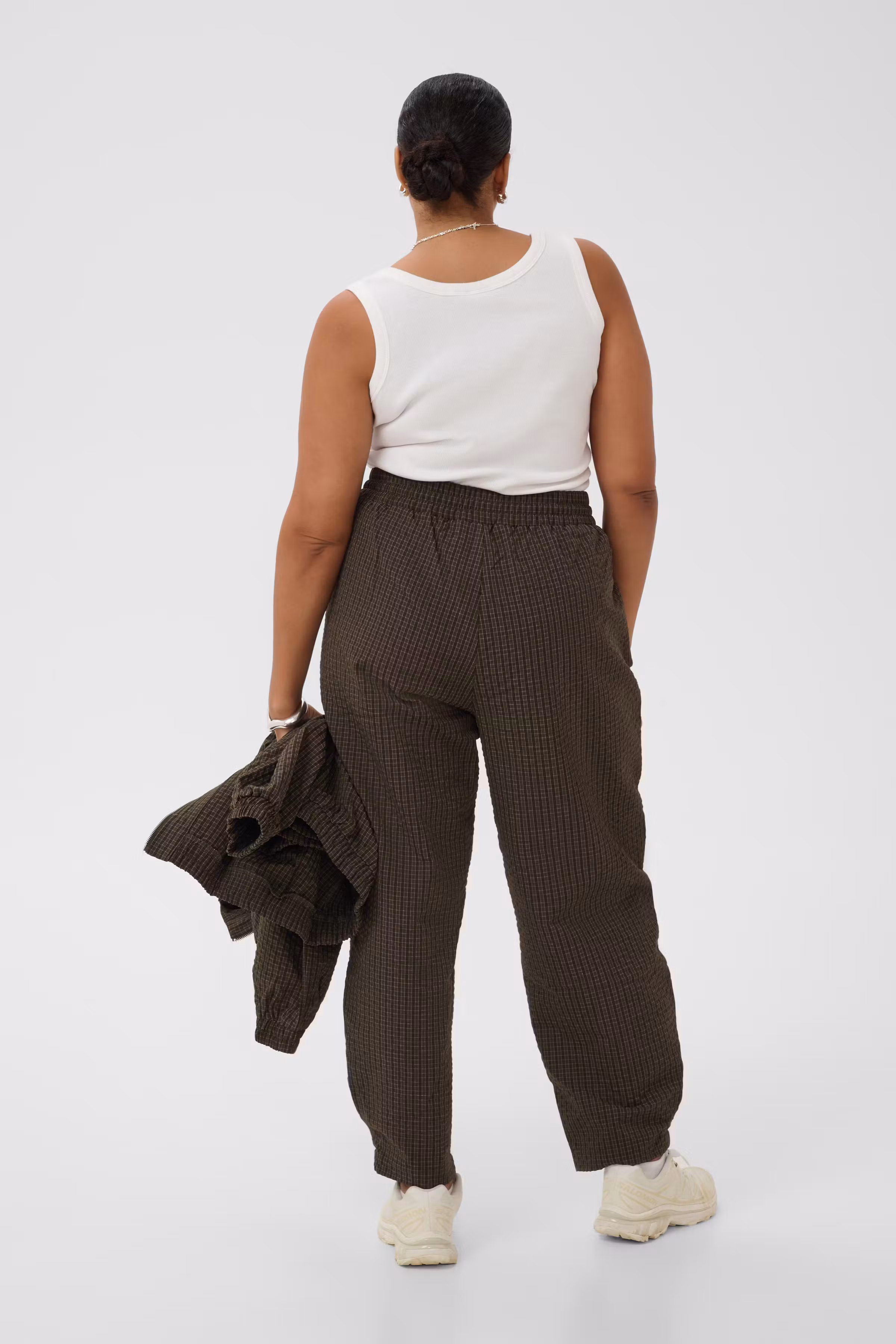 KCmianna Hose LOOKBOOK BACK 10584944-1000775