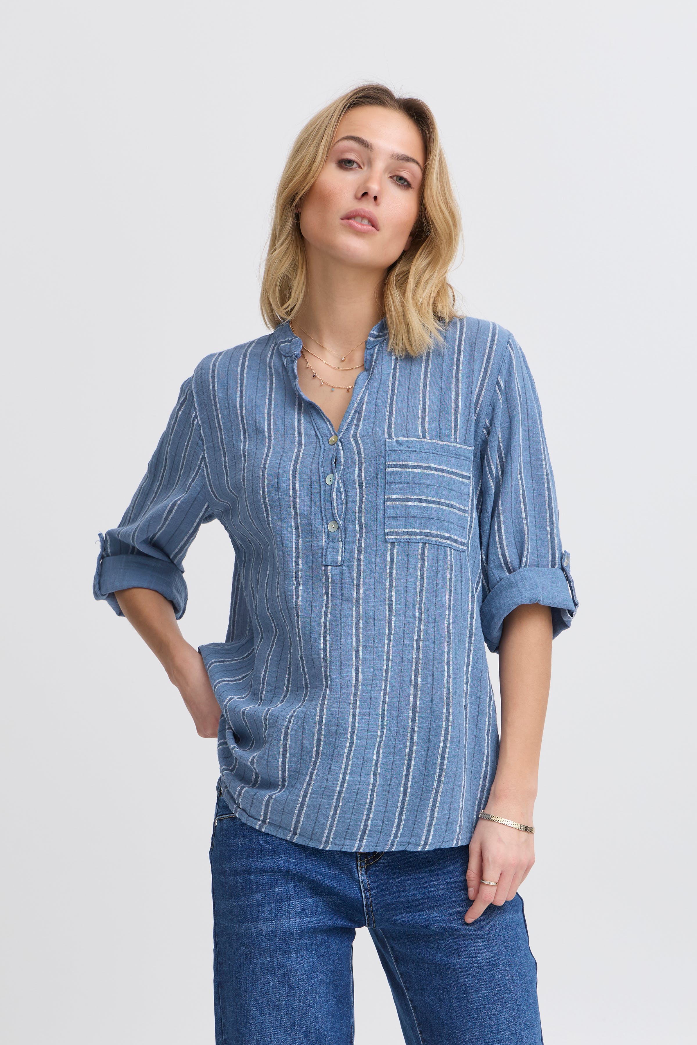 SBALEXA Bluse LOOKBOOK FRONT 22100927-203403