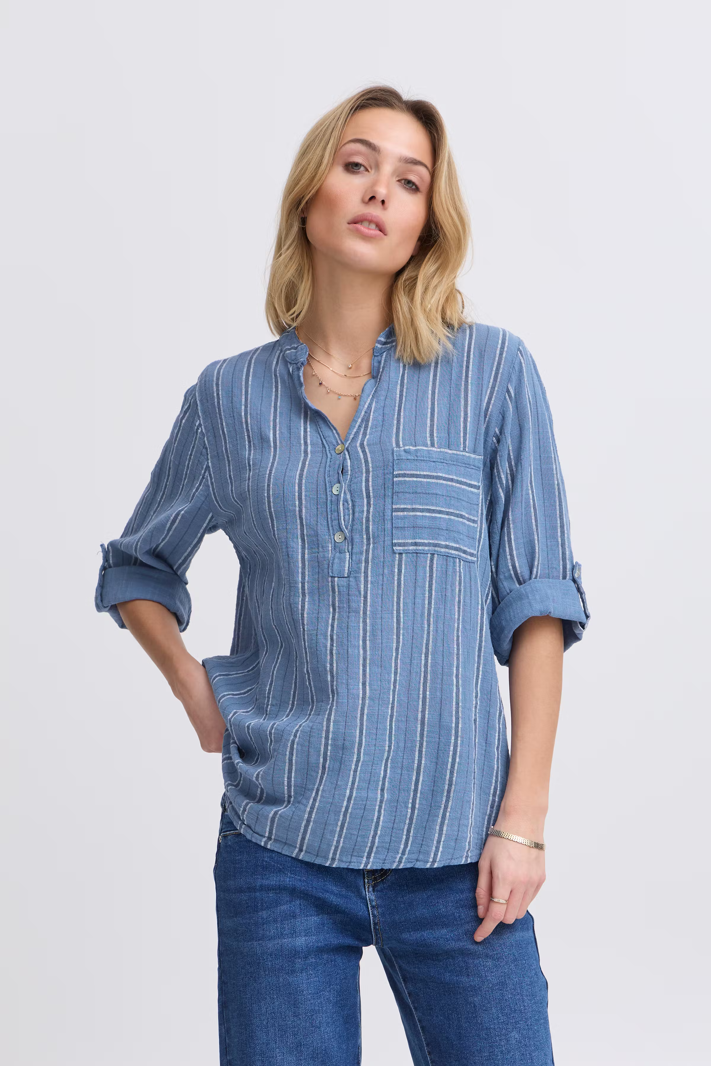 SBALEXA Bluse LOOKBOOK FRONT 22100927-203403