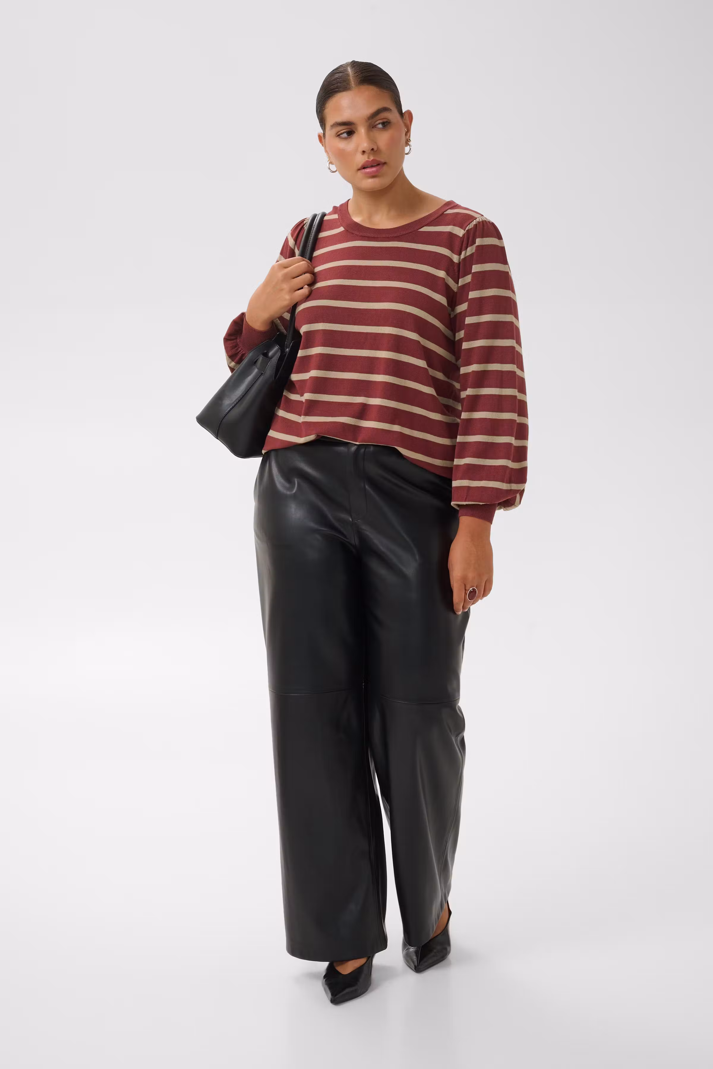 KClizzy Pullover LOOKBOOK FRONT 10584617-1000189