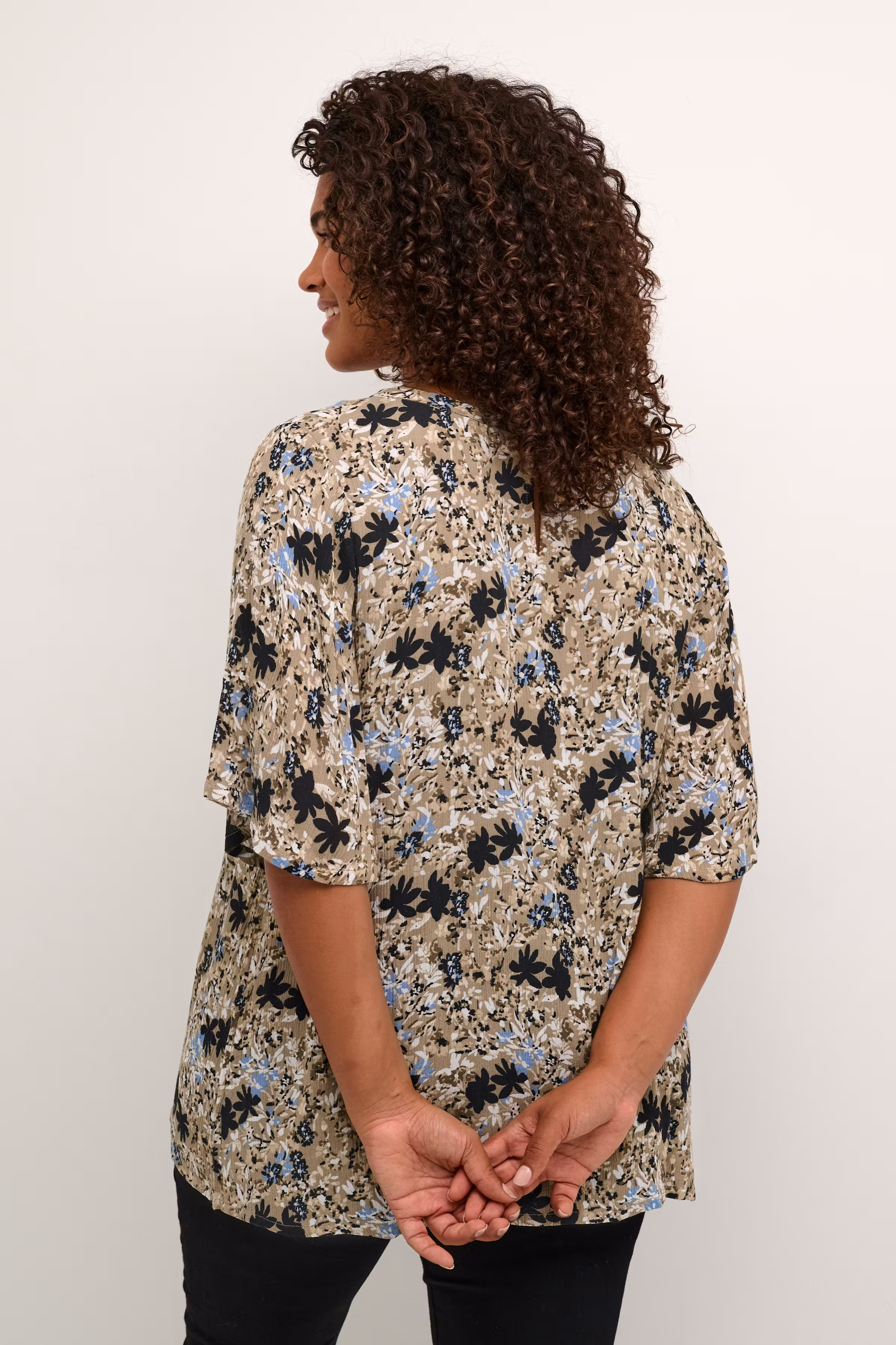 KCmiana Blouse LOOKBOOK BACK 10582061-105780