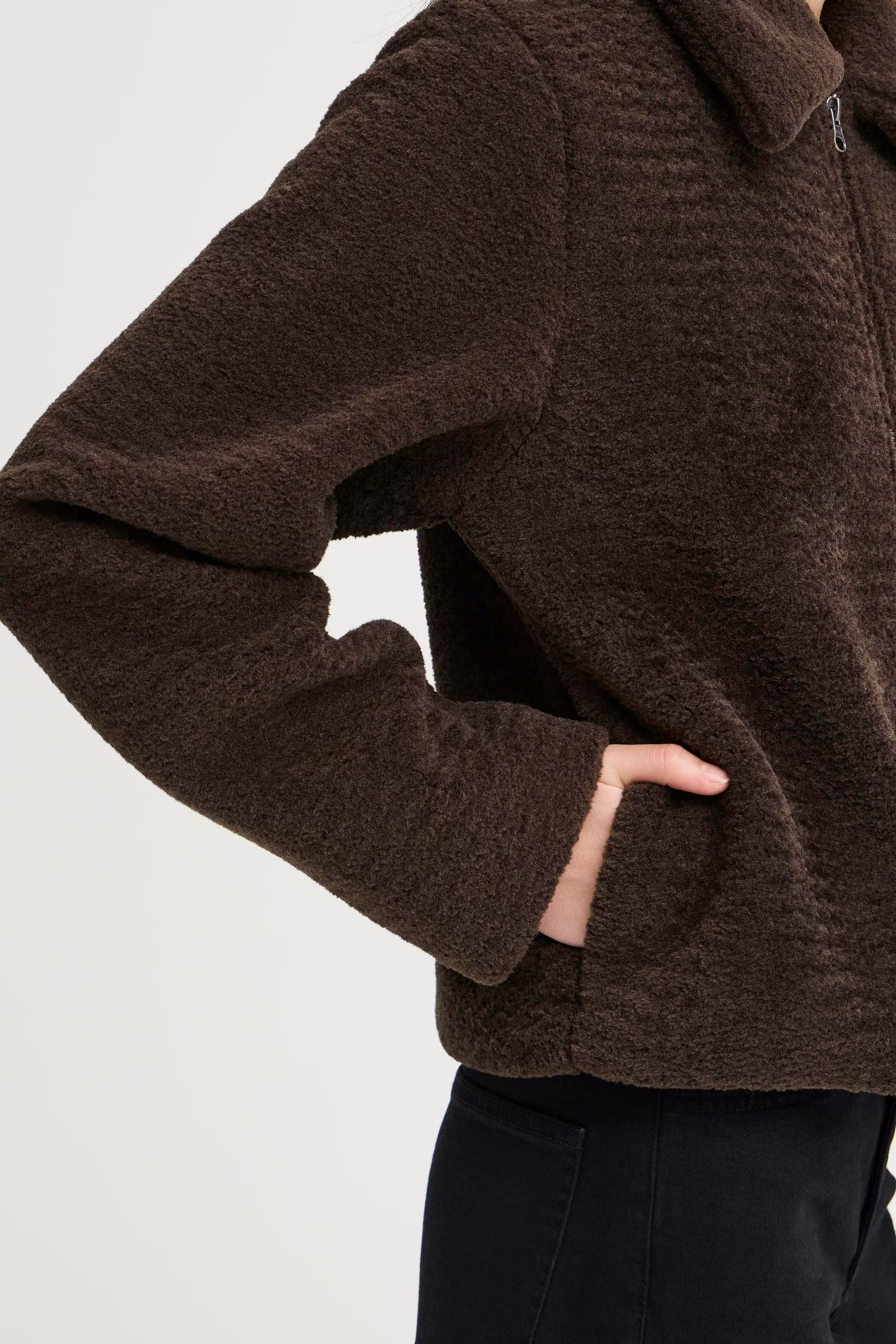 IHHATAVO Bovenkleding LOOKBOOK DETAIL 20123091-191109