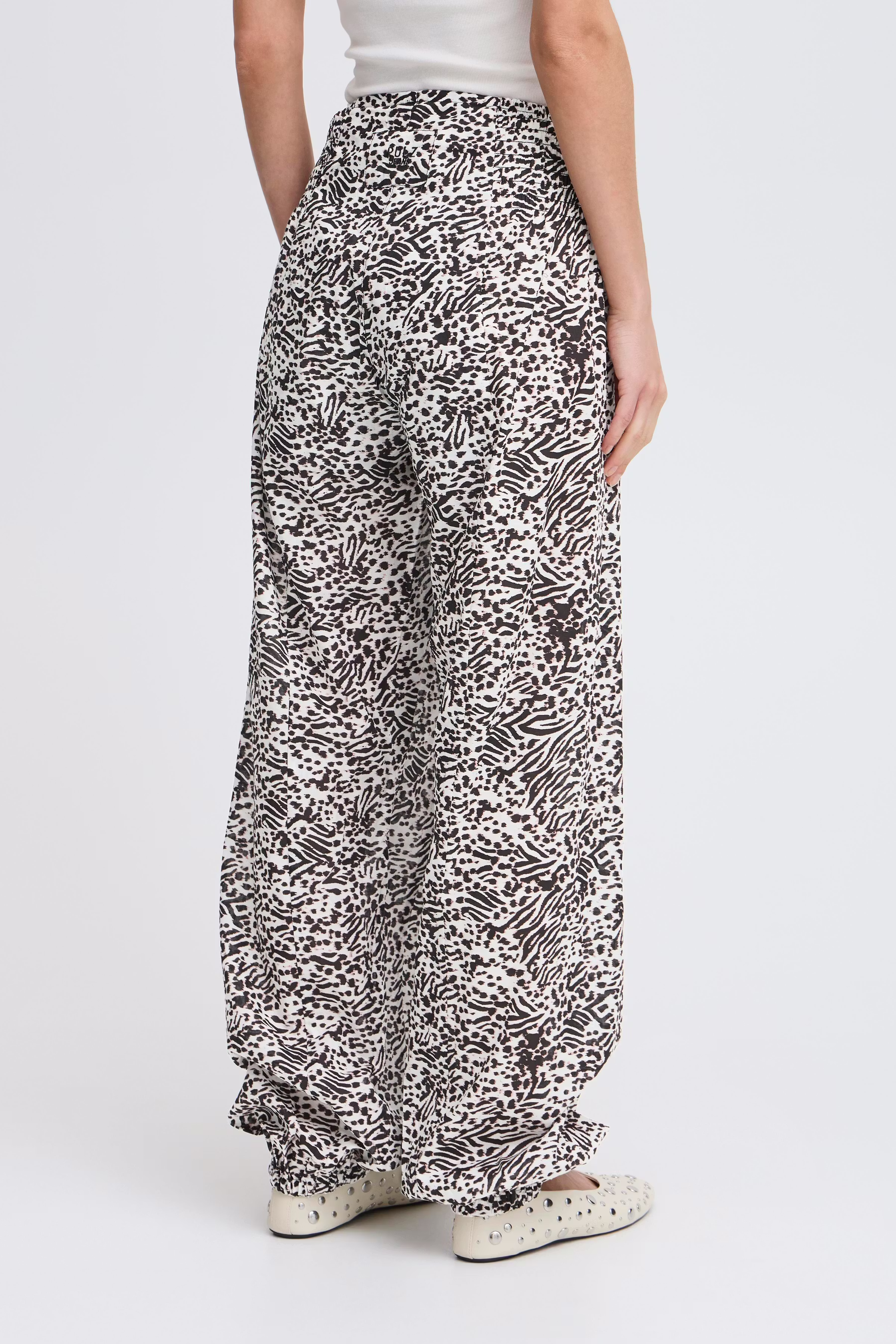 PZJILL Wide Trousers LOOKBOOK BACK 50200338-204876