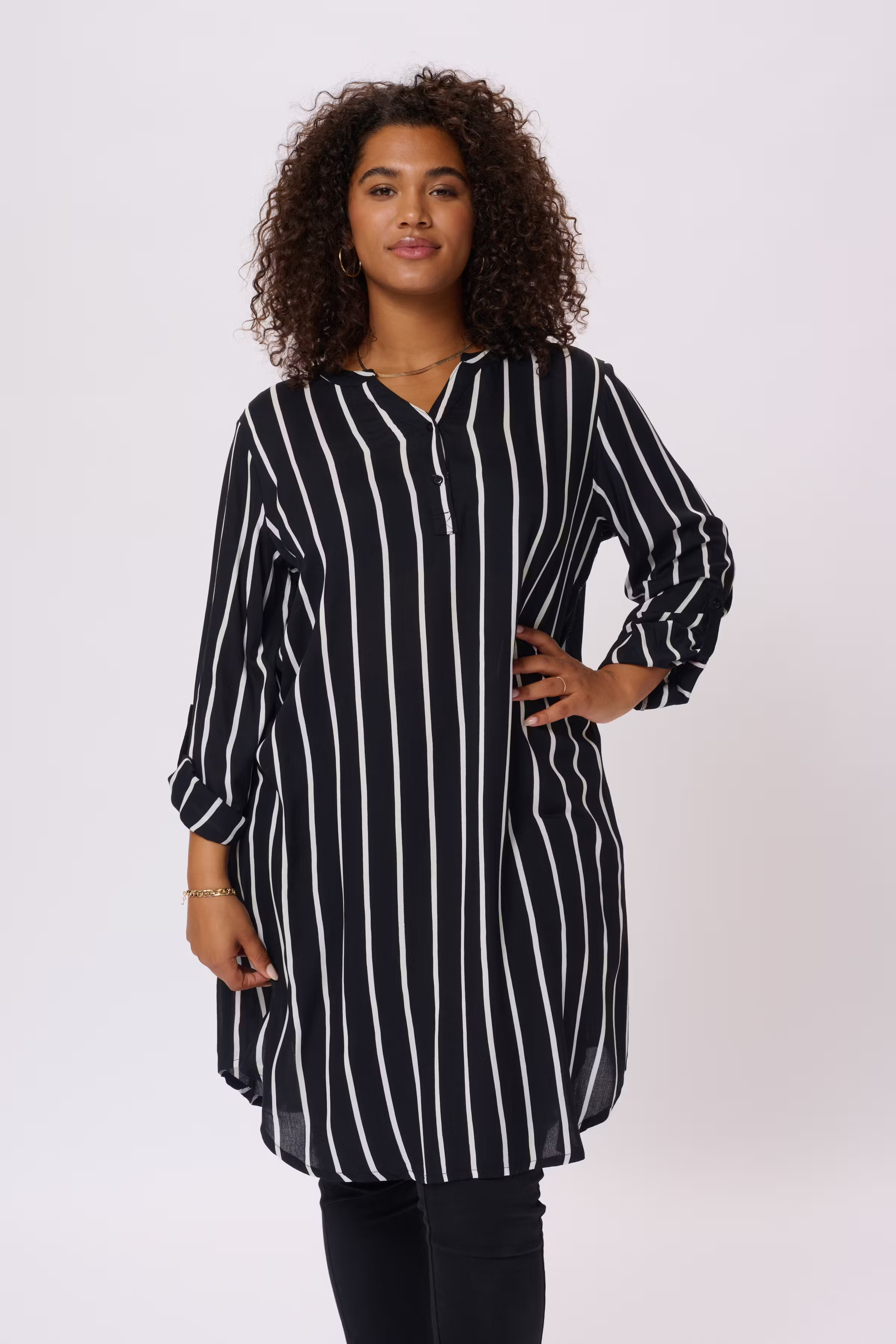 KCmilana Kleid LOOKBOOK FRONT 10580625-100596