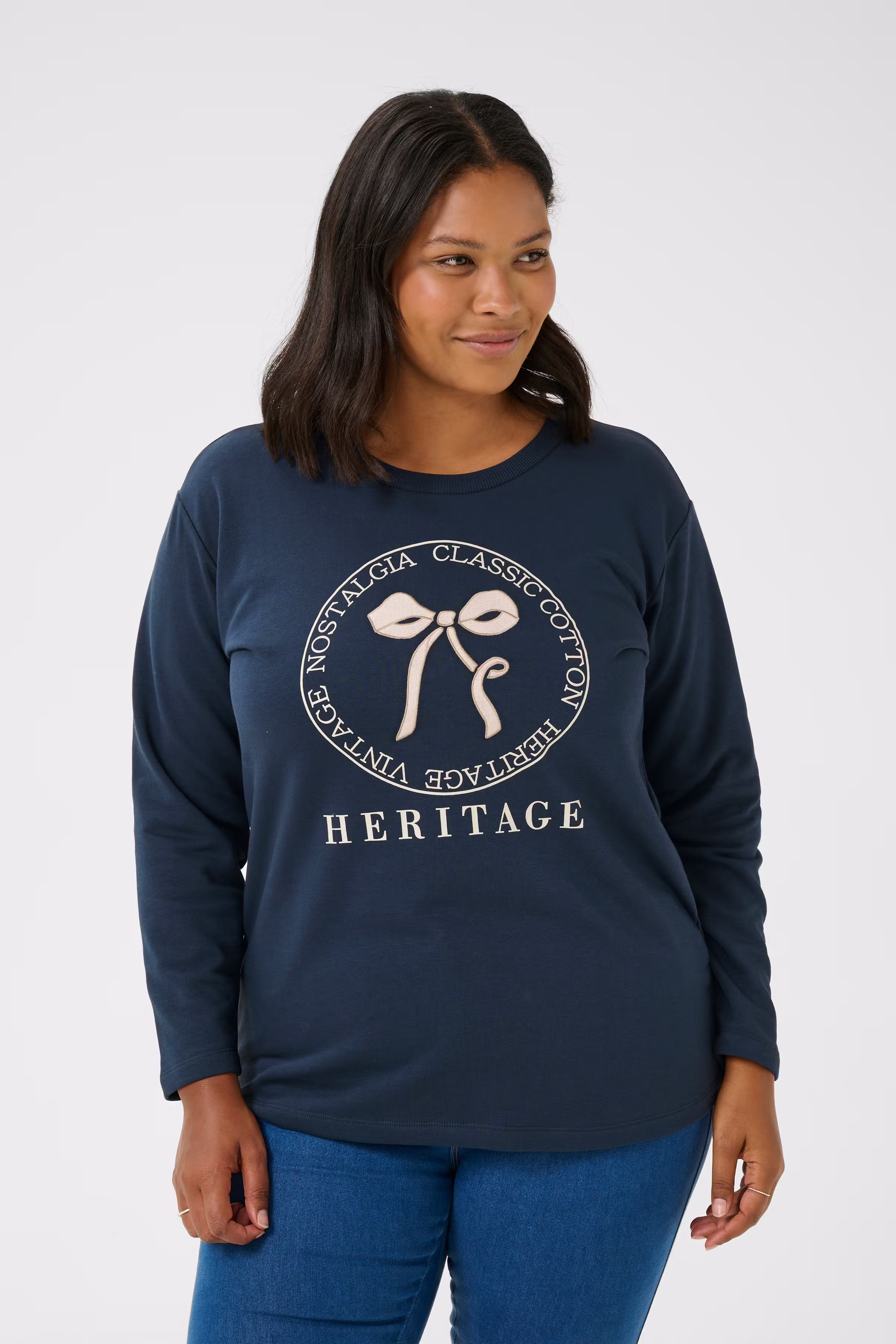 KCelina Sweatshirt LOOKBOOK FRONT 10582859-194020