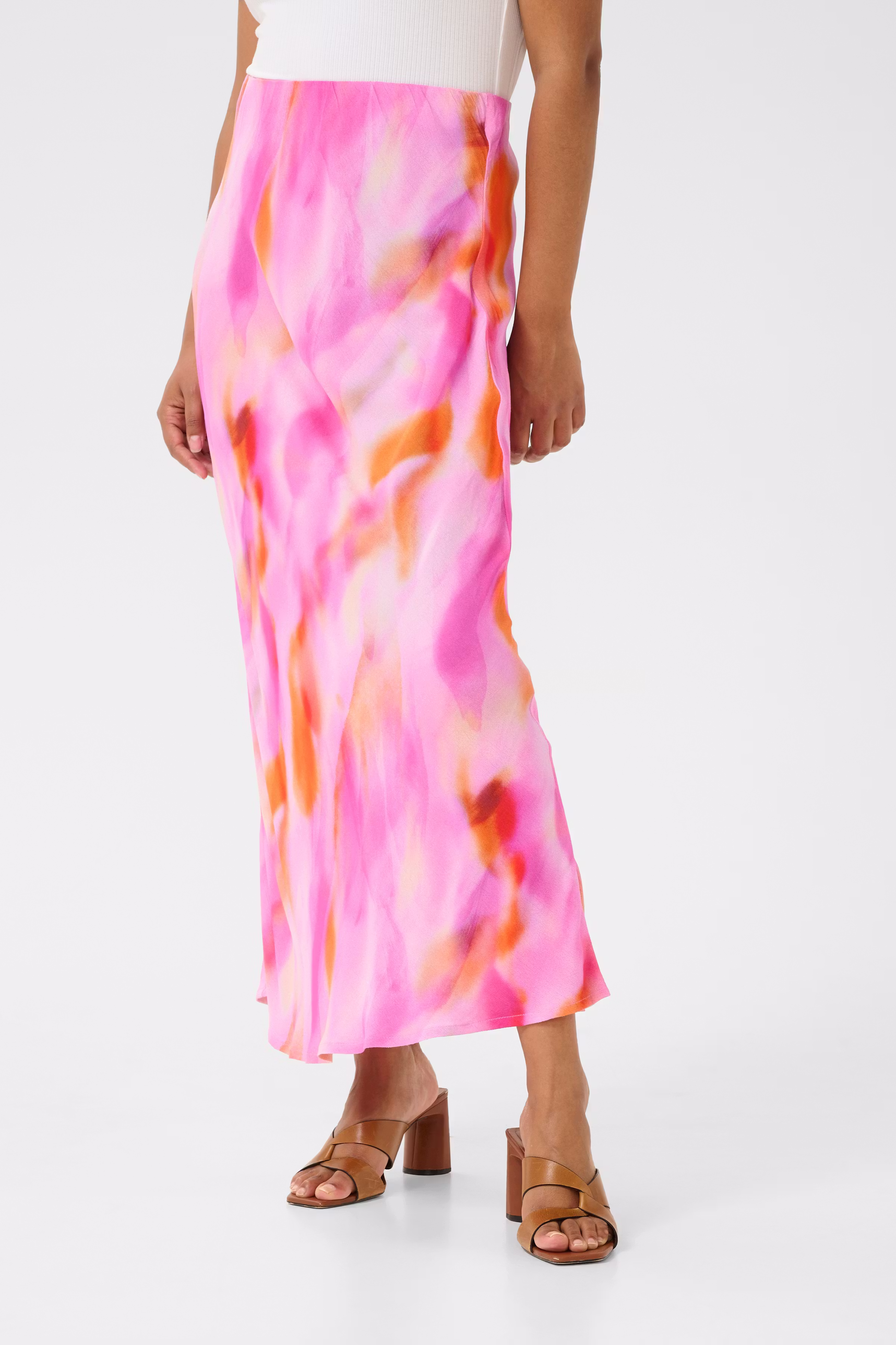 CRNana Skirt LOOKBOOK FRONT 10613600-107563