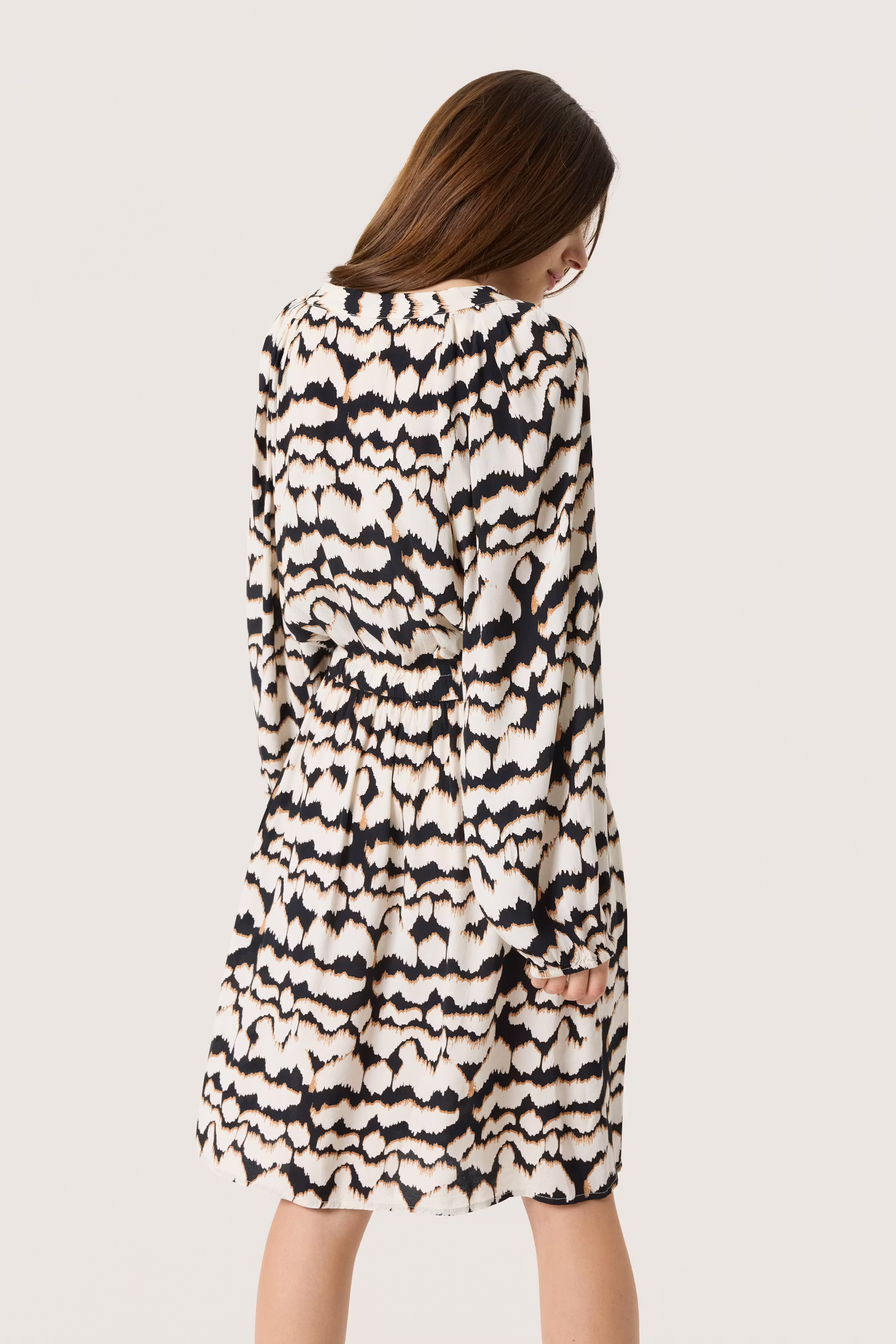 SLAlize Dress LOOKBOOK BACK 30407645-303155