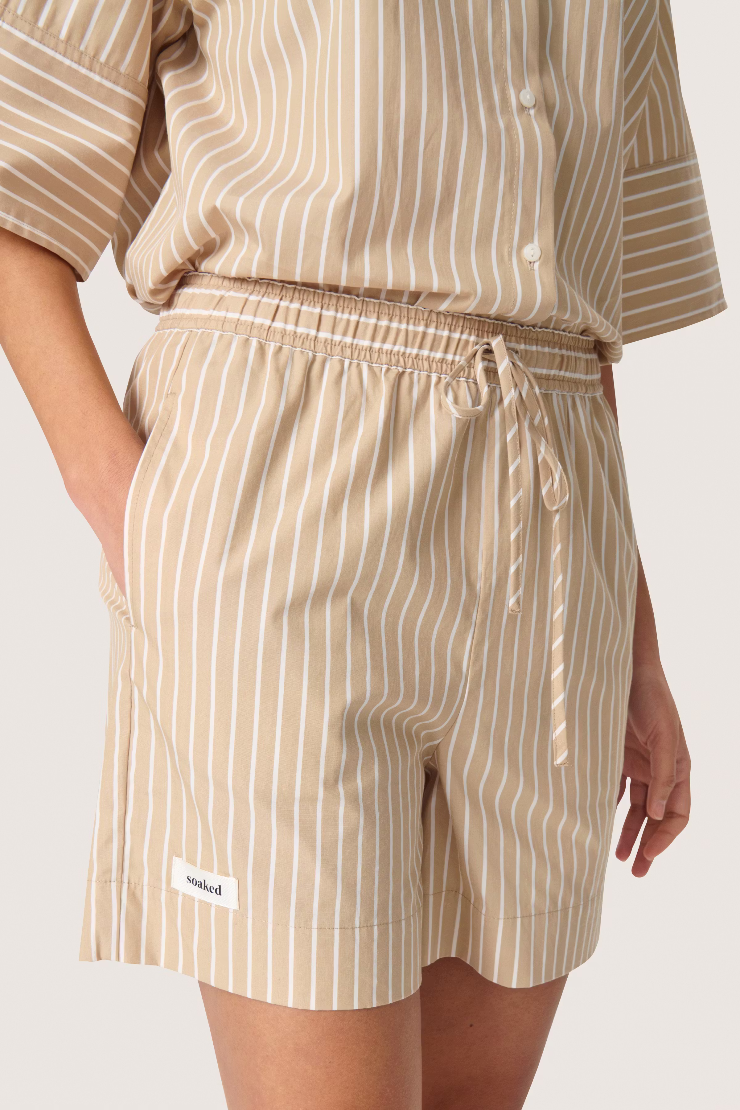 SLKaily Shorts LOOKBOOK DETAIL 30408237-303714