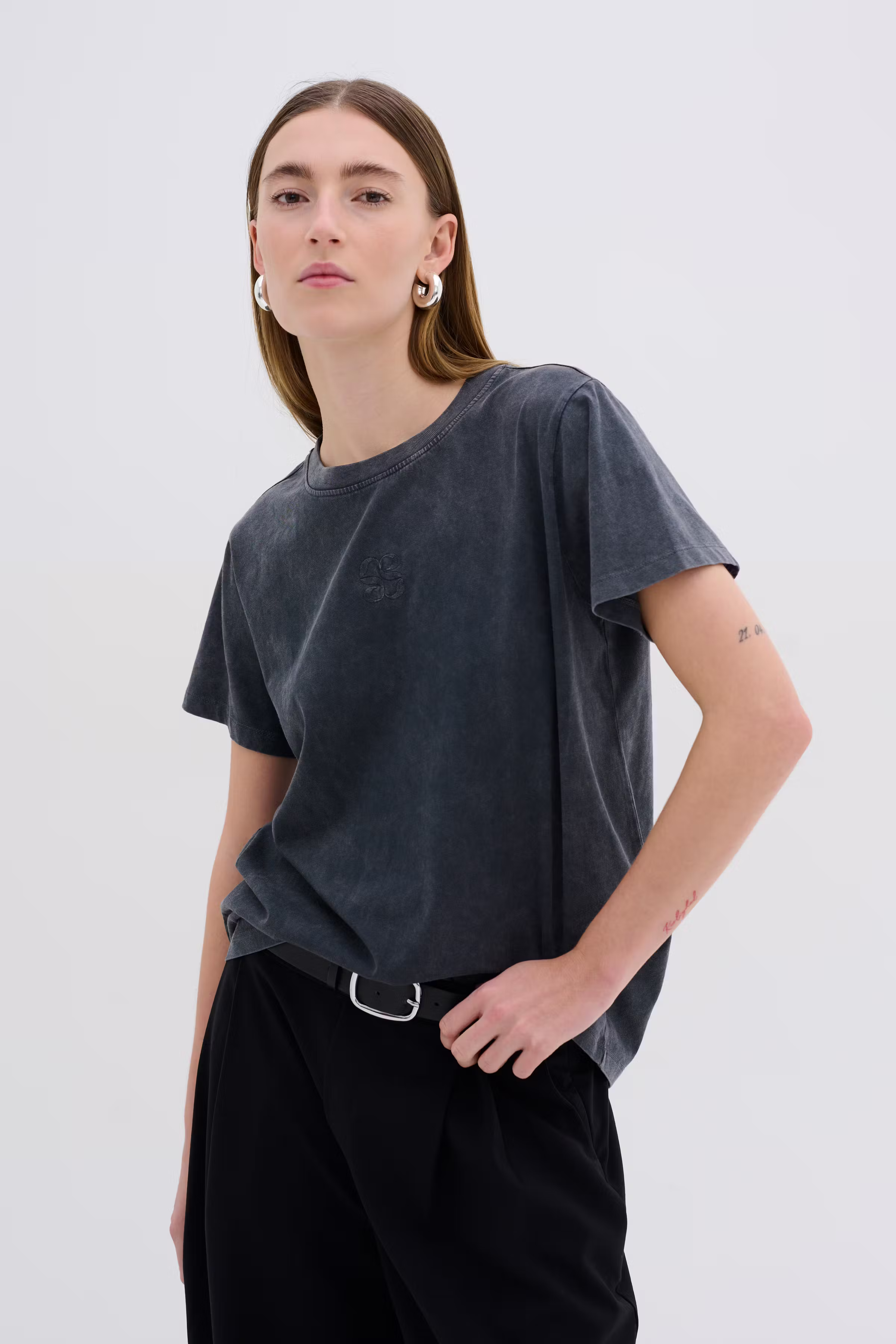 SeattleMW Logo T-shirt LOOKBOOK FRONT 10704898-100089