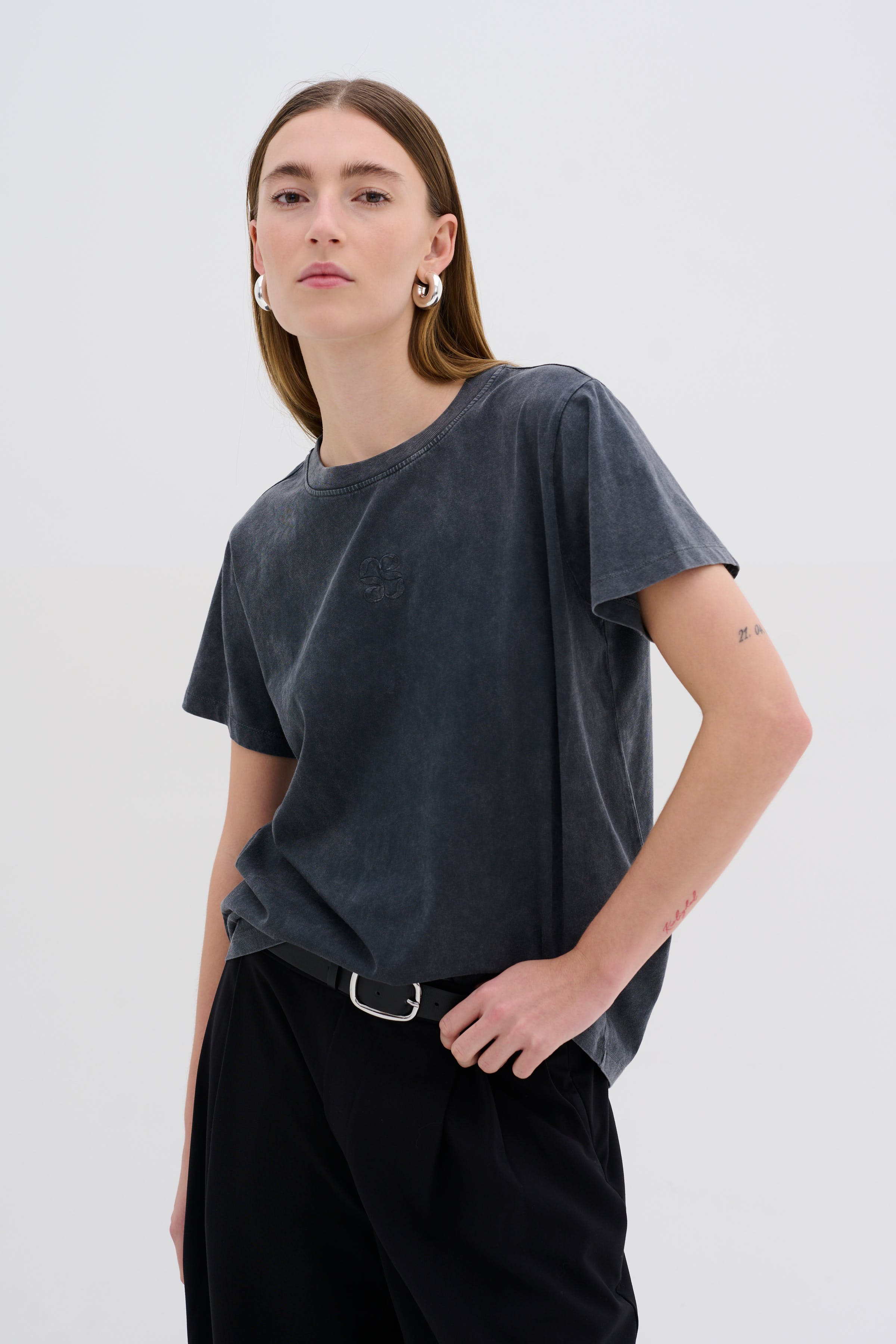 SeattleMW Logo T-shirt LOOKBOOK FRONT 10704898-100089