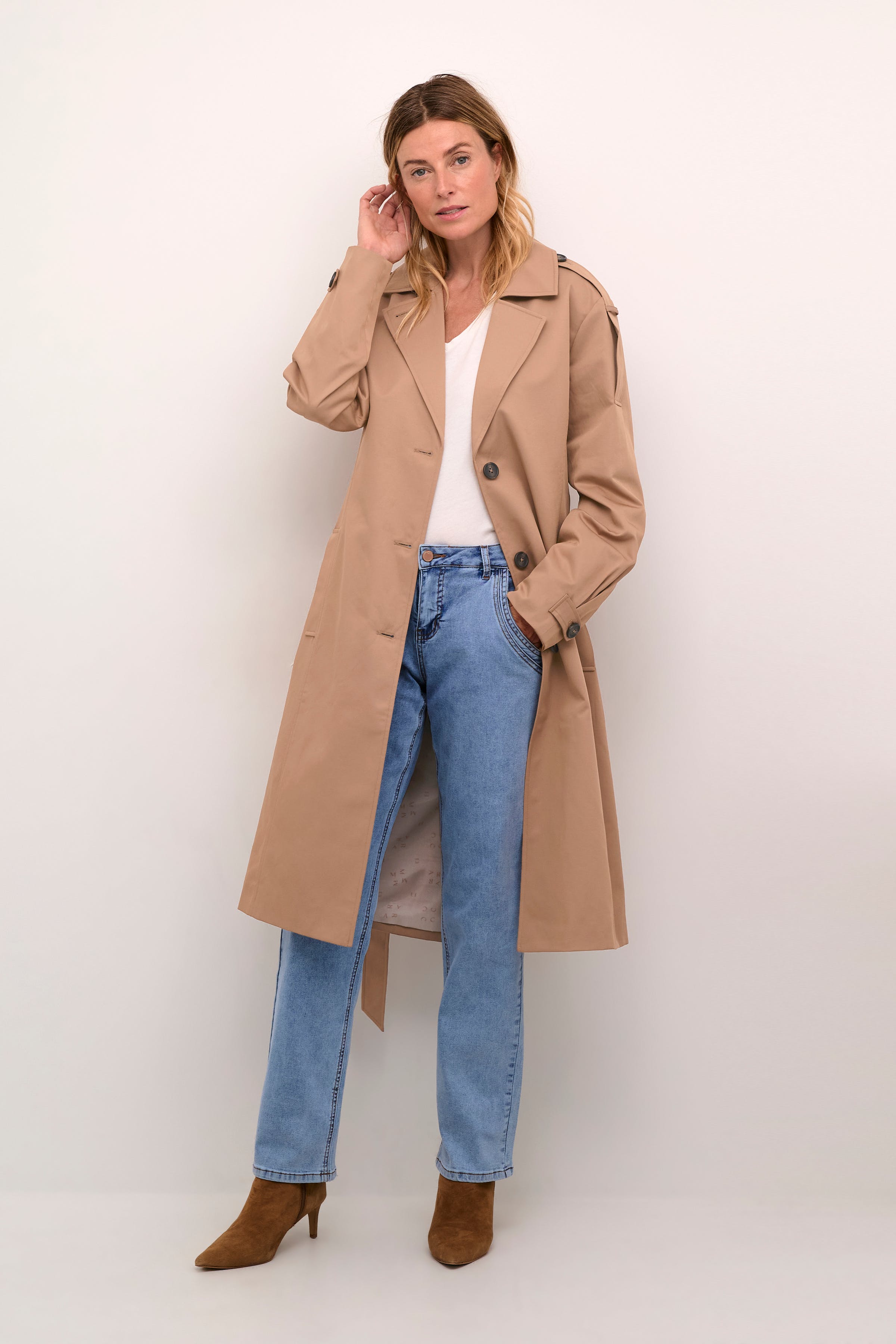 CRRea Trenchcoat LOOKBOOK FRONT 10613178-171324
