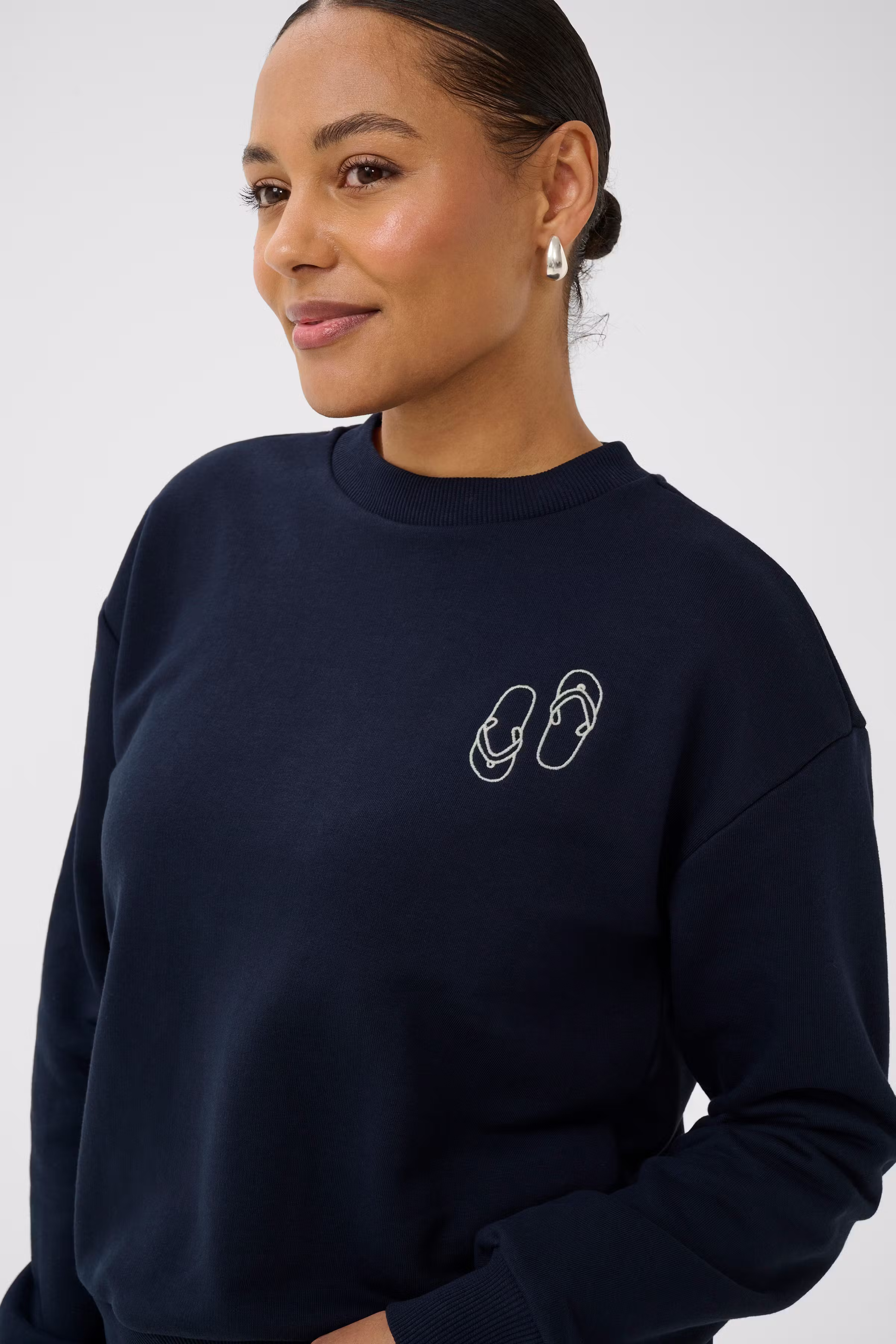 KAlilje Sweatshirt LOOKBOOK DETAIL 10511630-194020