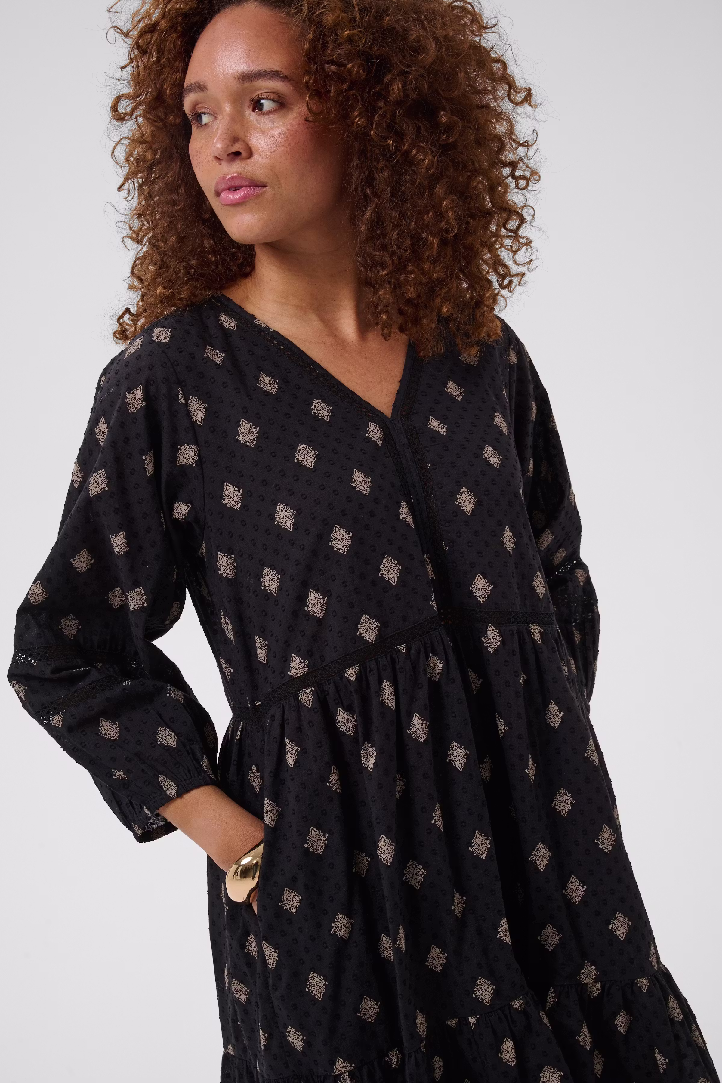 KAwila Robe LOOKBOOK DETAIL 10511800-109501