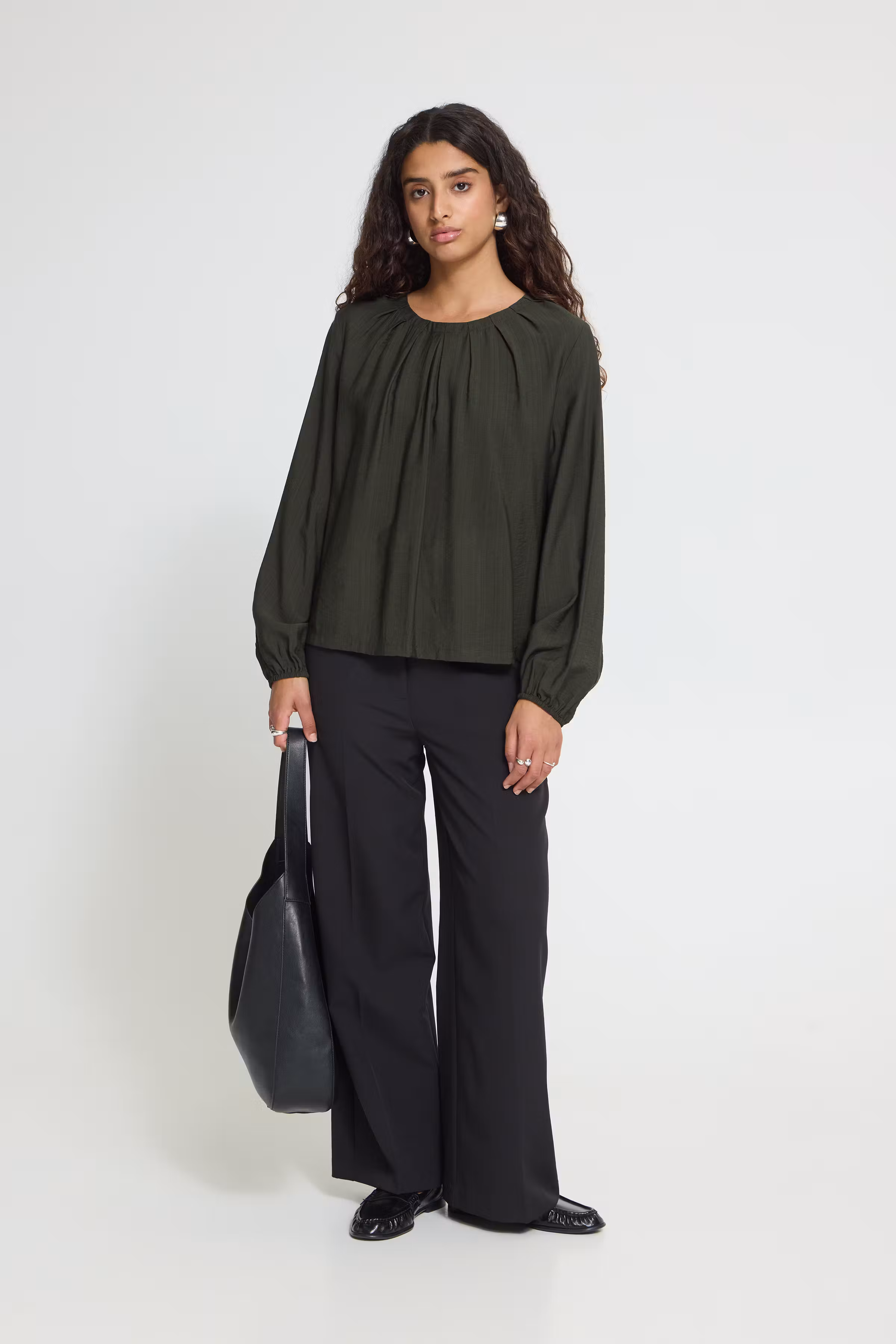 IHIMELDA Bluse LOOKBOOK FRONT 20126767-190509