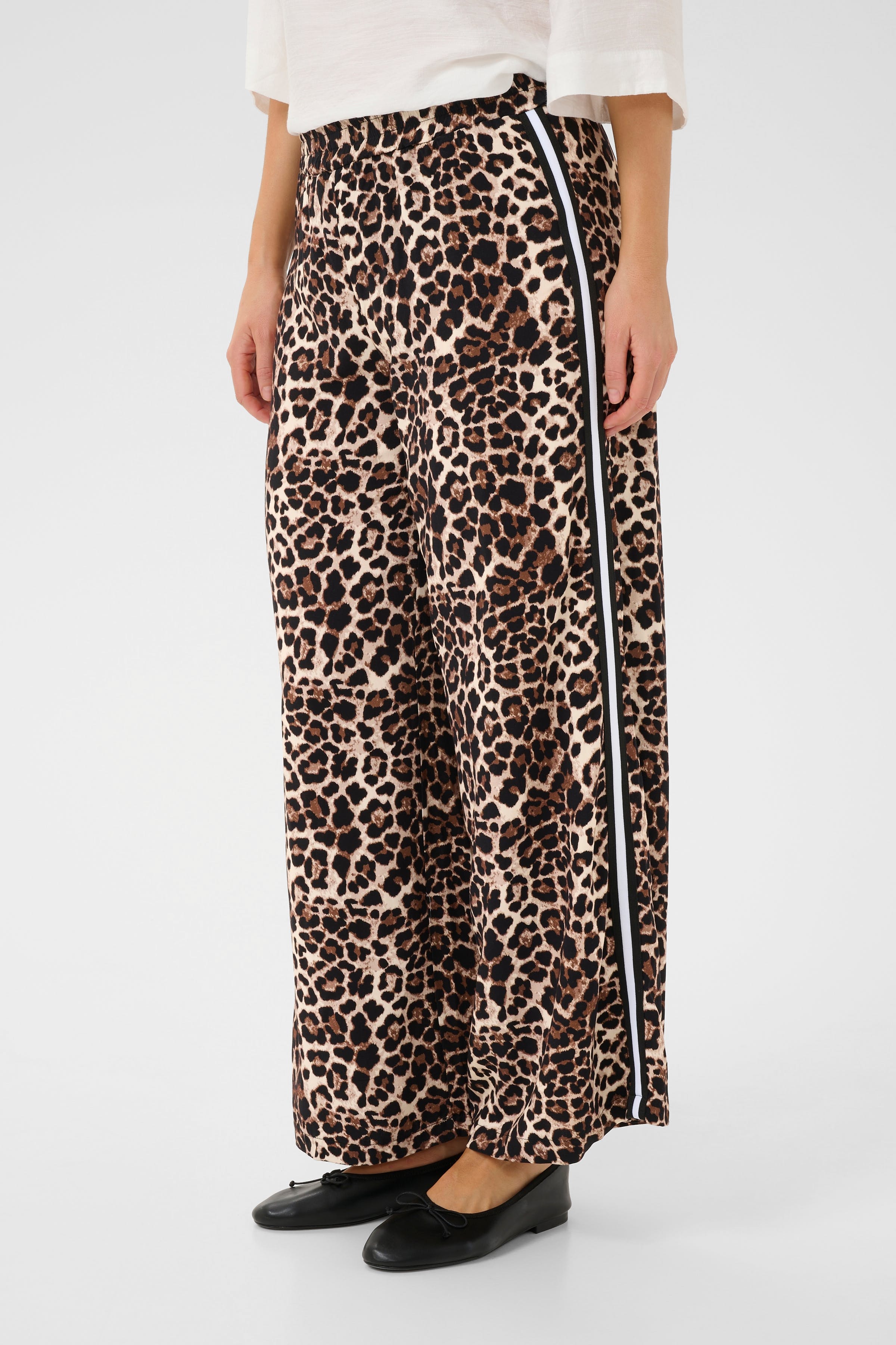 BPlotti Trousers LOOKBOOK FRONT 40103540-400860