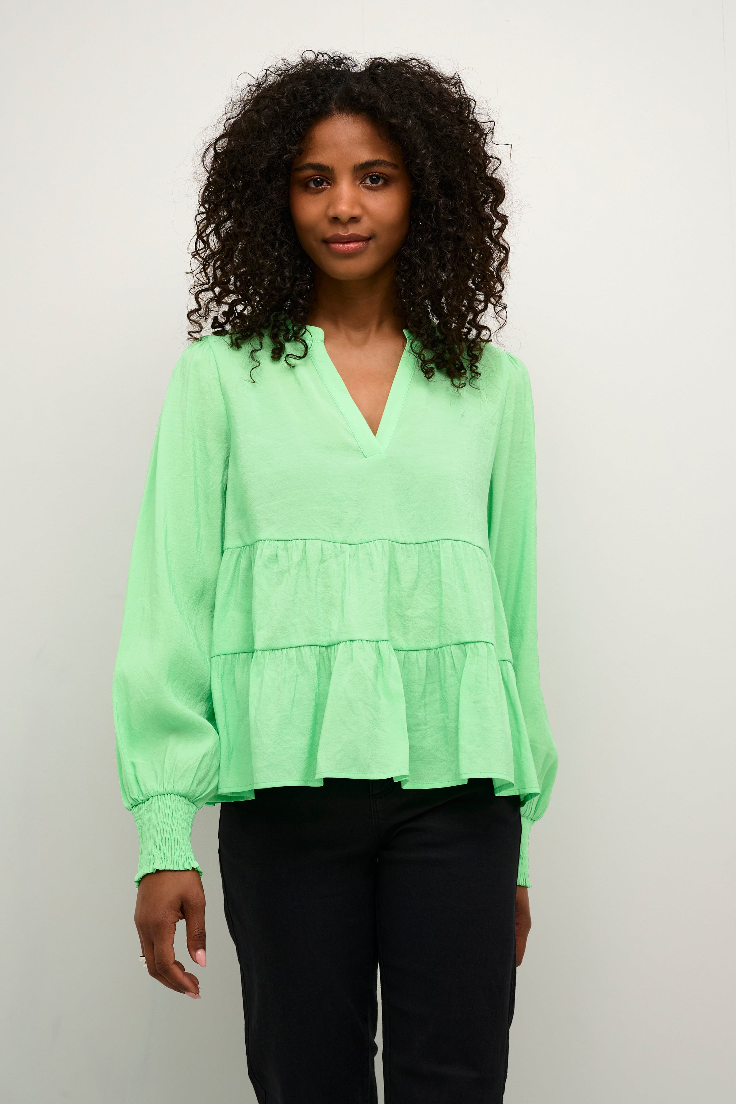 KAmira Bluse LOOKBOOK FRONT 10509473-146340