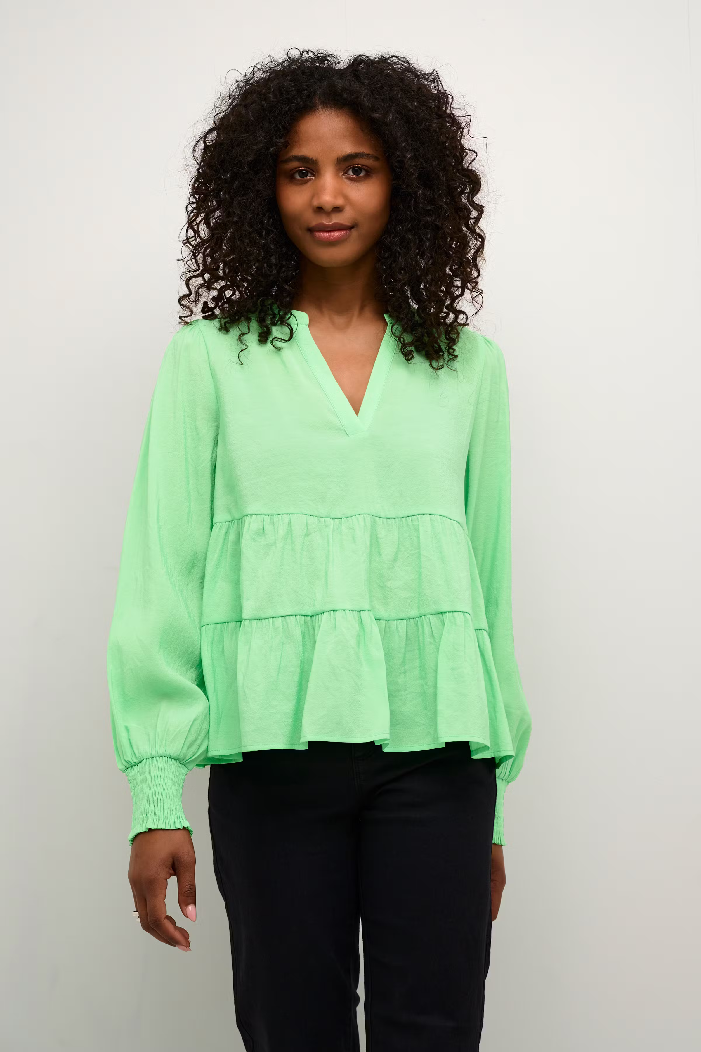 KAmira Bluse LOOKBOOK FRONT 10509473-146340