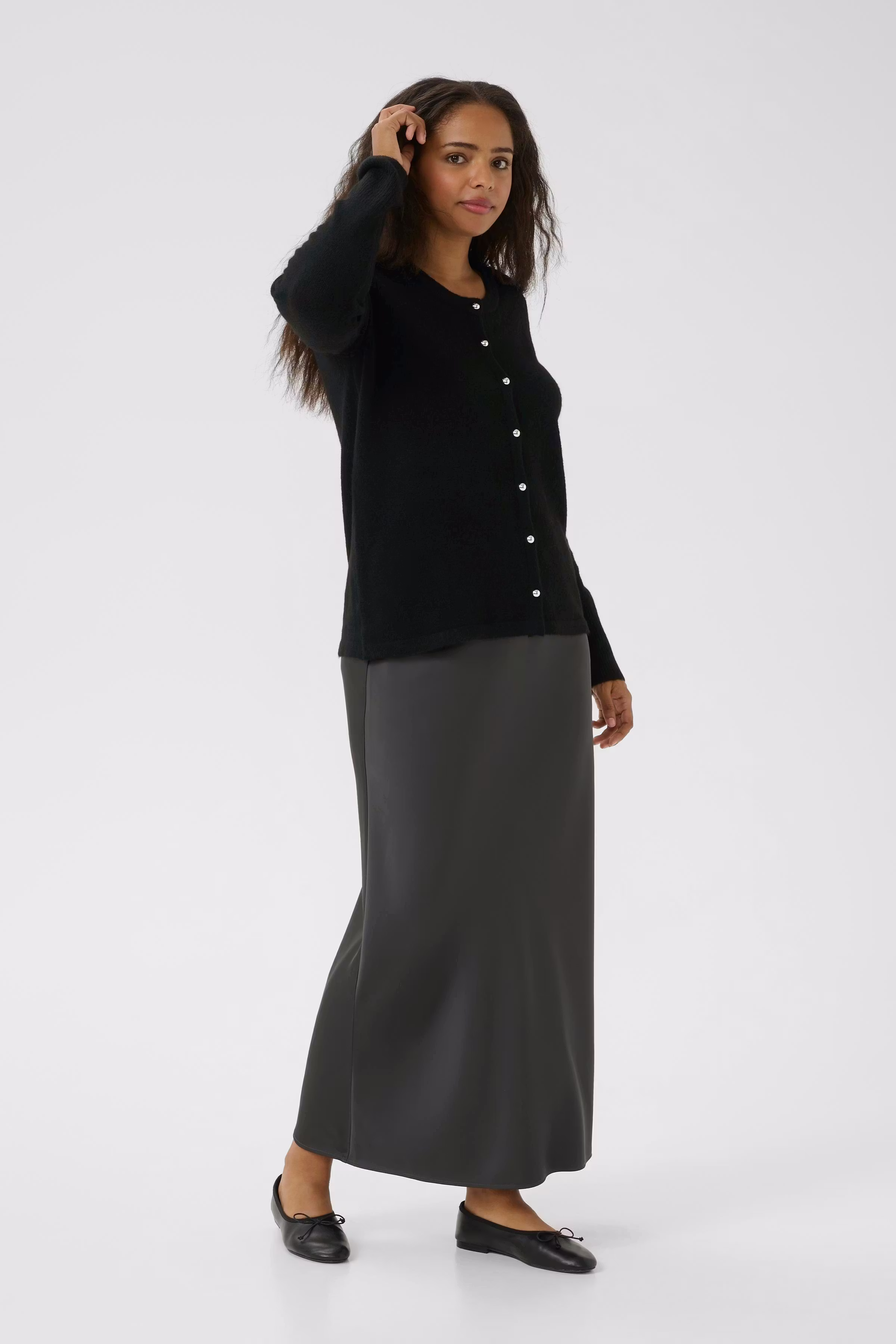 KCniela Cardigan LOOKBOOK FRONT 10583699-100121