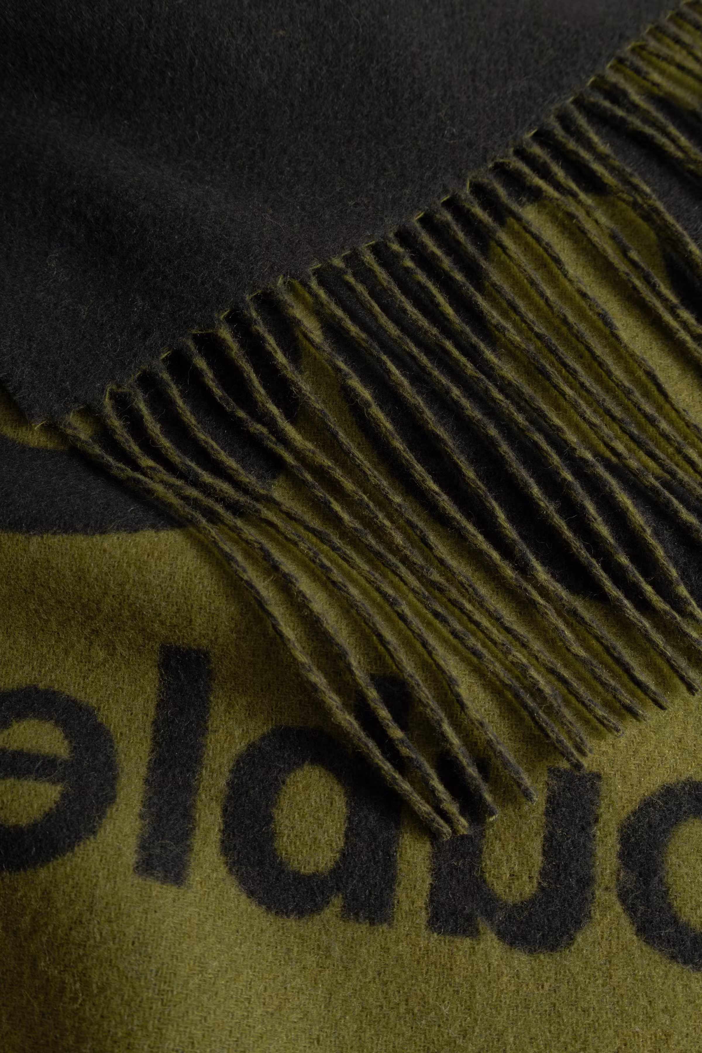 WWLeon italic Tuch PACK DETAIL 30251817-194305