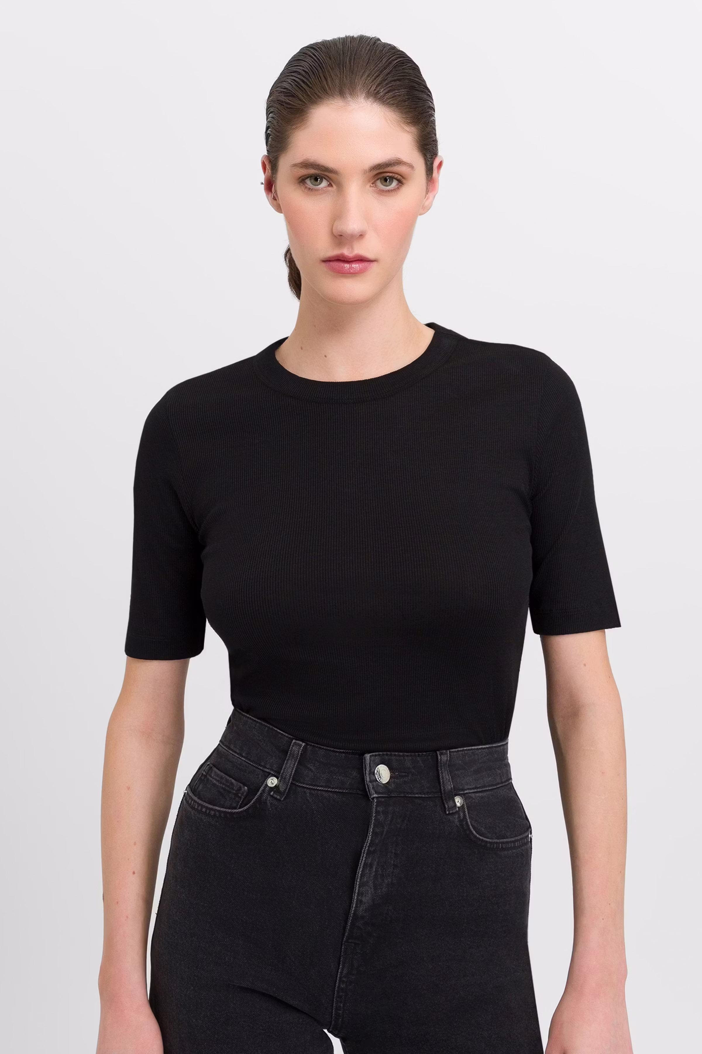 KRISTIN Top LOOKBOOK FRONT 30600546-BK999