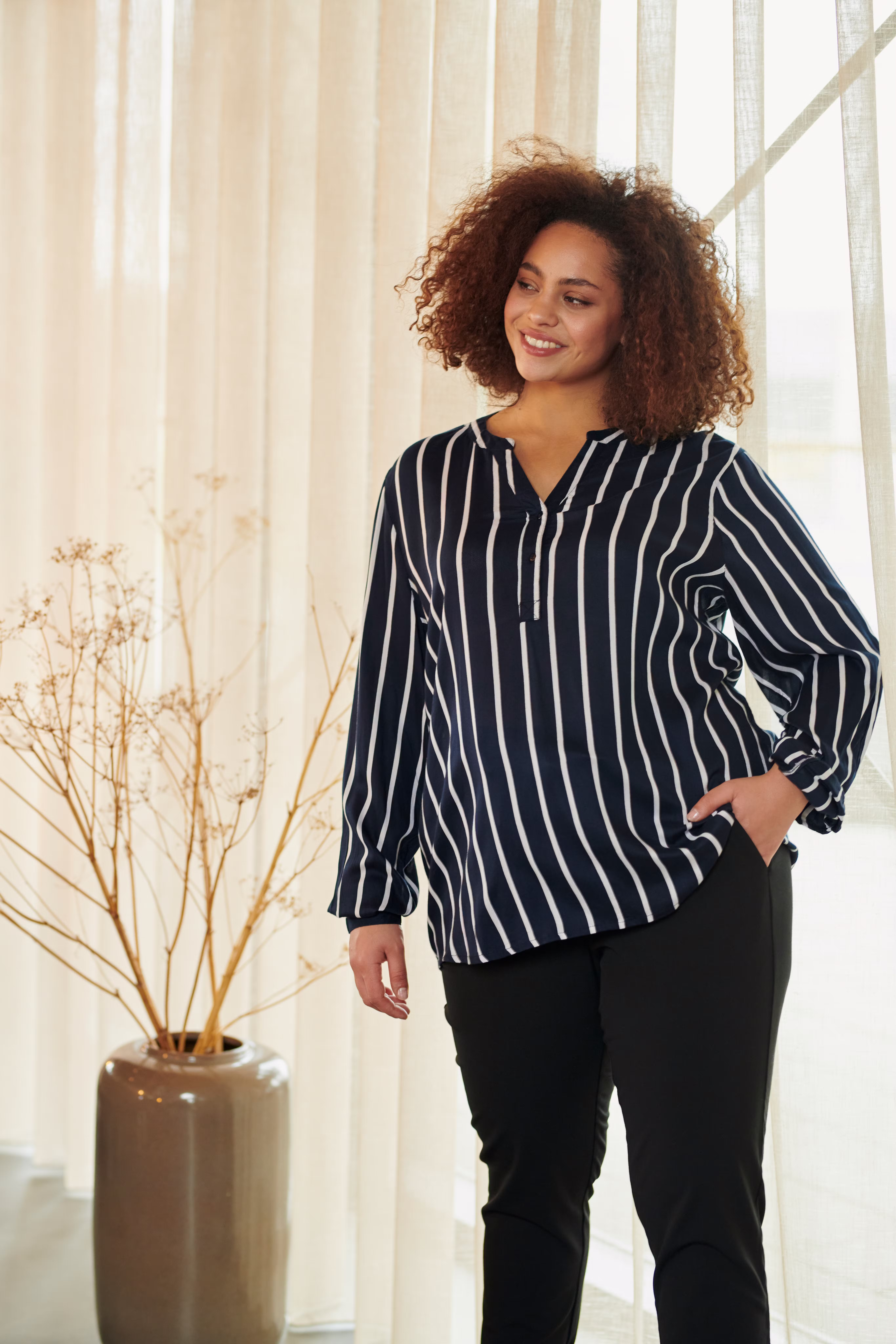 KCsida Blus LOCATION NONE 10580350-101651