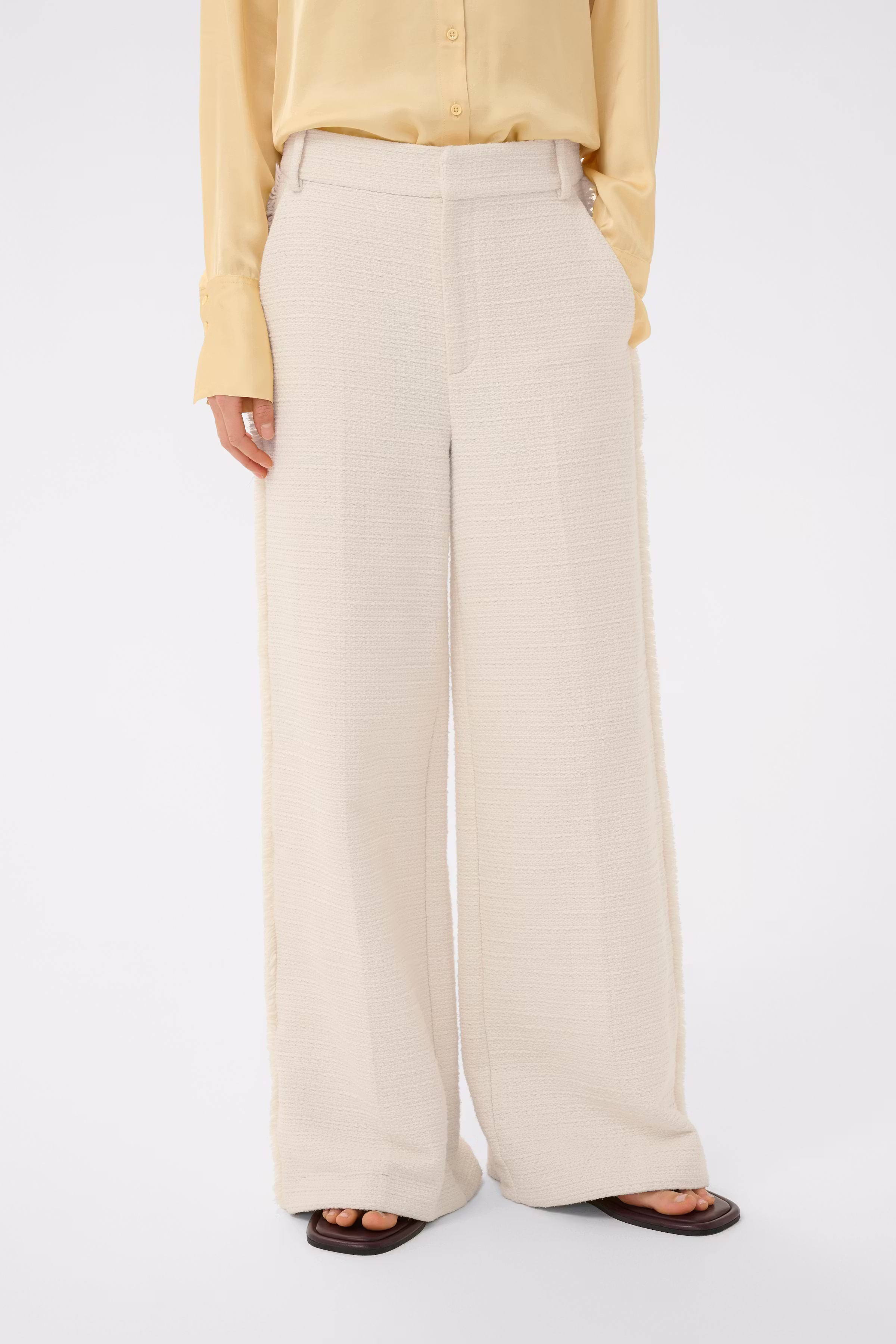 CHEYANNEIW Hose LOOKBOOK FRONT 30112391-110701