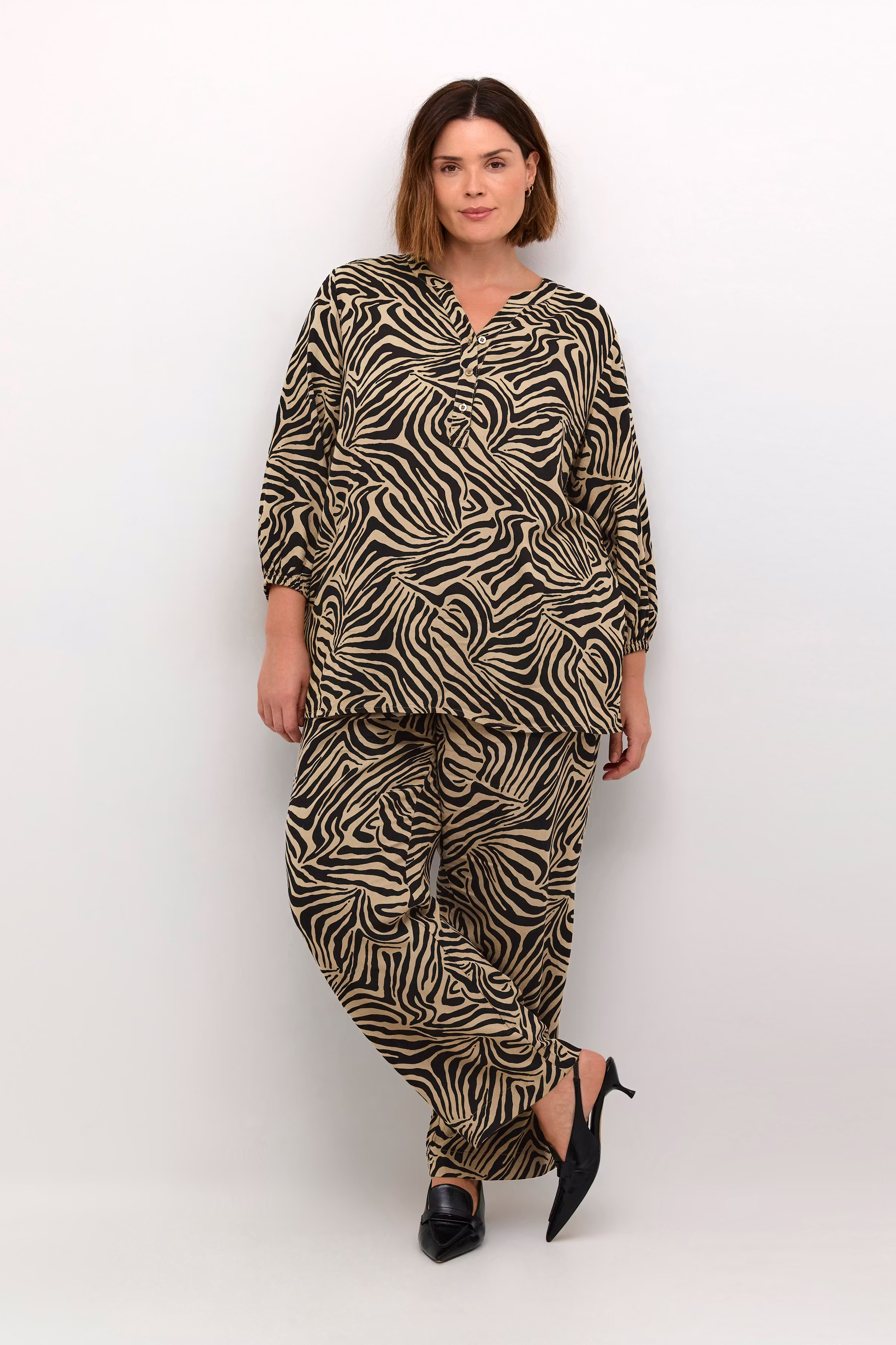 KCmille Blouse LOOKBOOK FRONT 10582814-106782