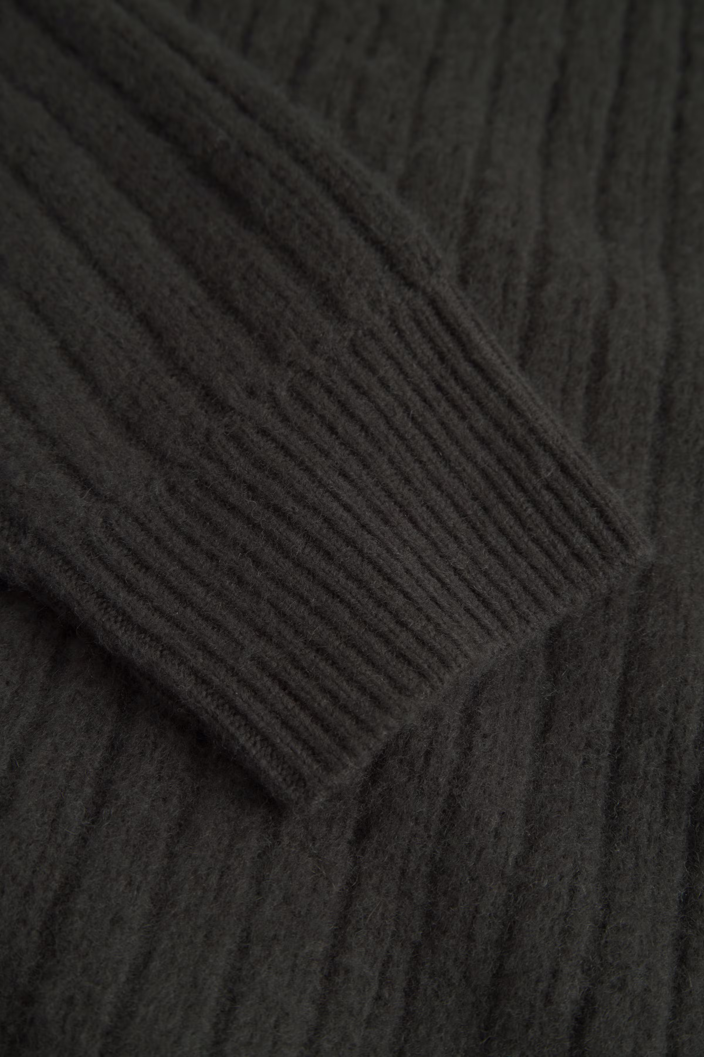 WWLars Cardigan PACK DETAIL 30251524-194406