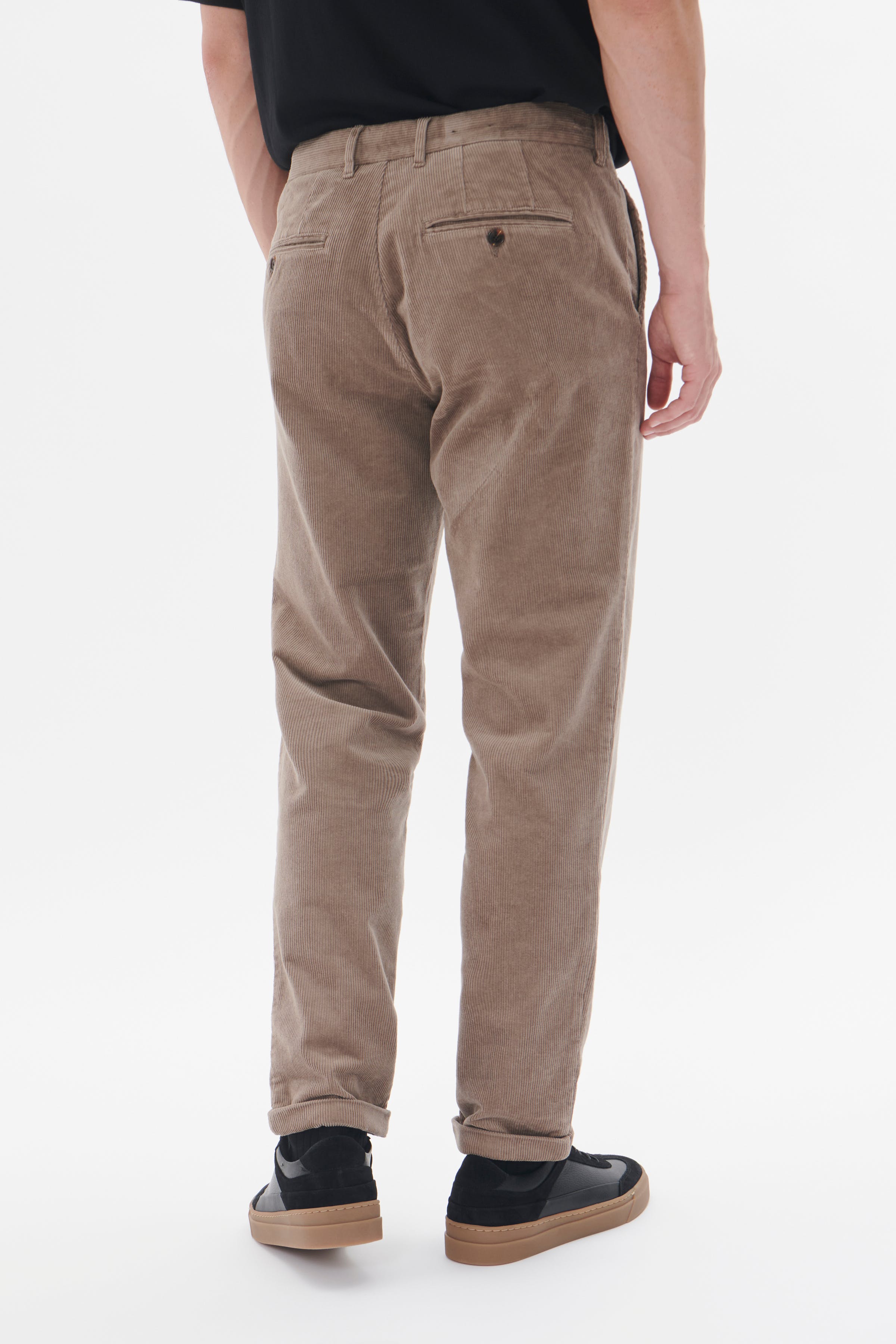 MALiam Bukser LOOKBOOK BACK 30208516-181112