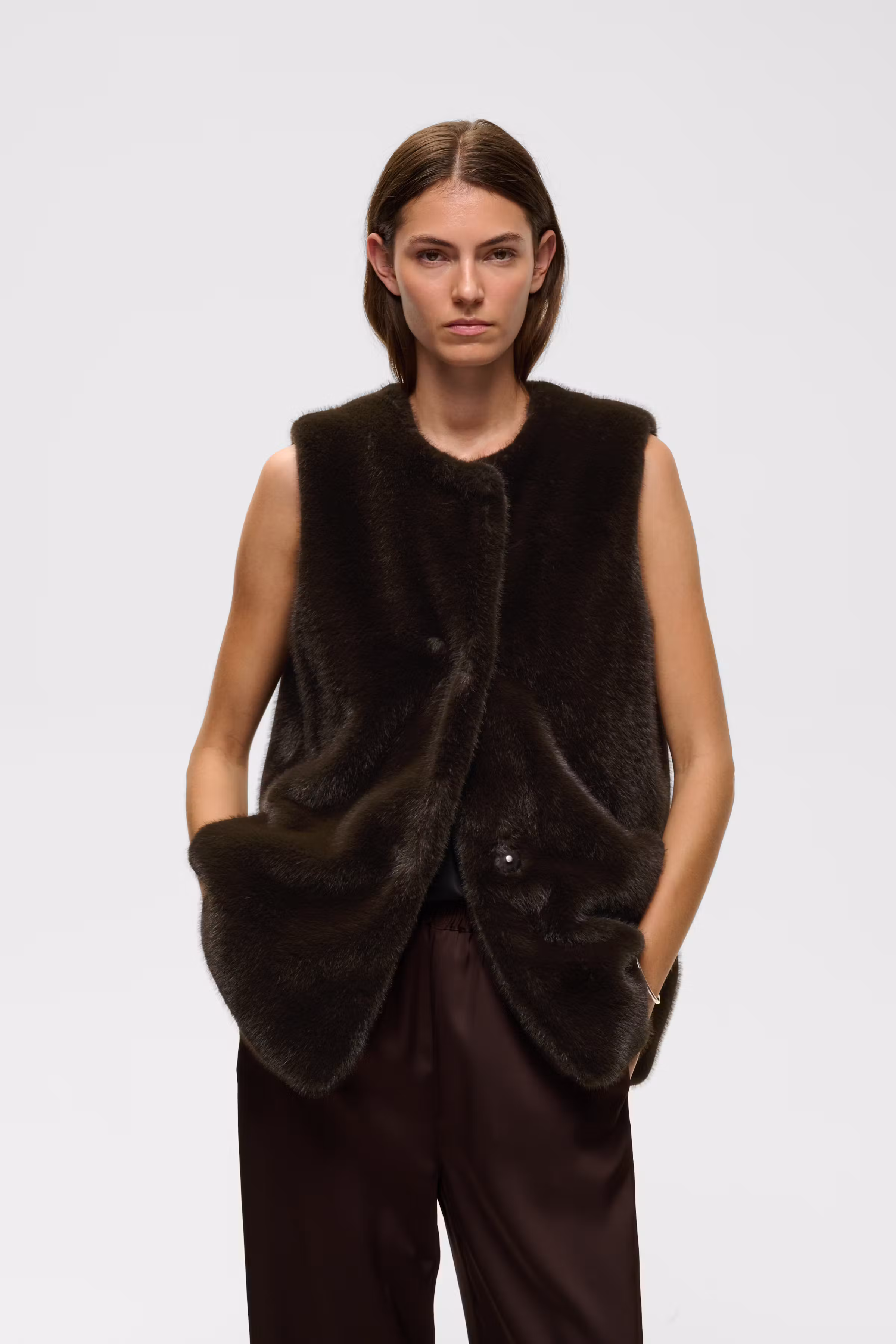 YASMINAHIW Weste LOOKBOOK FRONT 30112979-191109