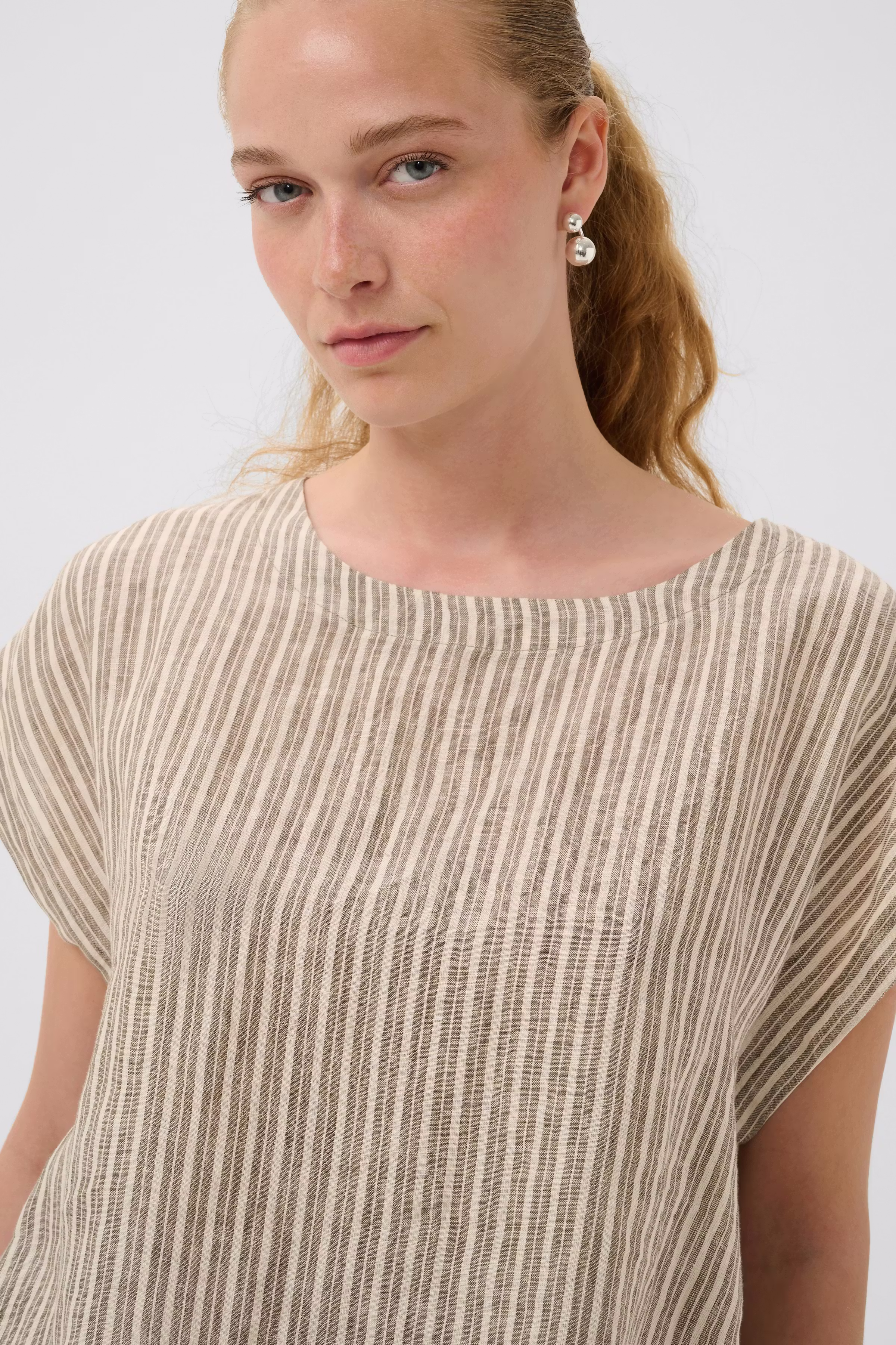 CUaniela Linen Blouse LOOKBOOK DETAIL 50113077-109405