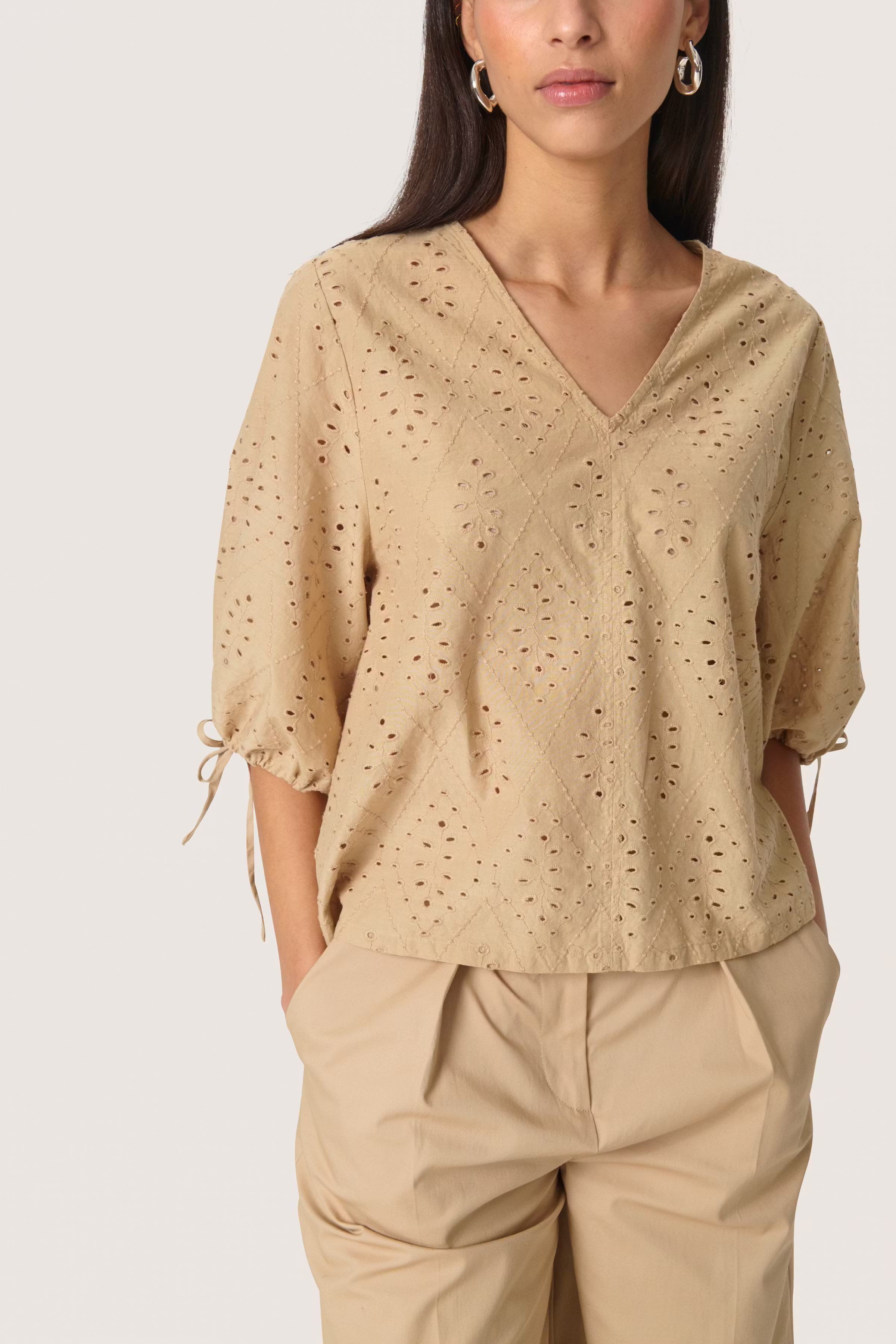 SLJoella Blouse LOOKBOOK DETAIL 30408319-151114