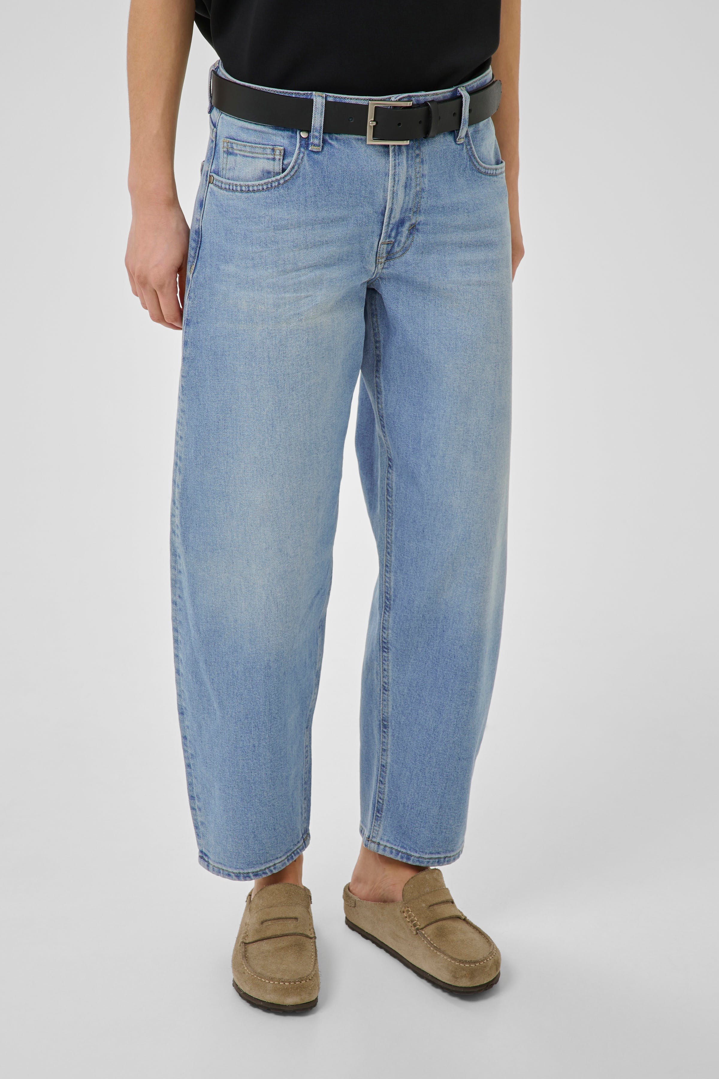 BalooMW Barrel Jeans LOOKBOOK FRONT 10705092-100045