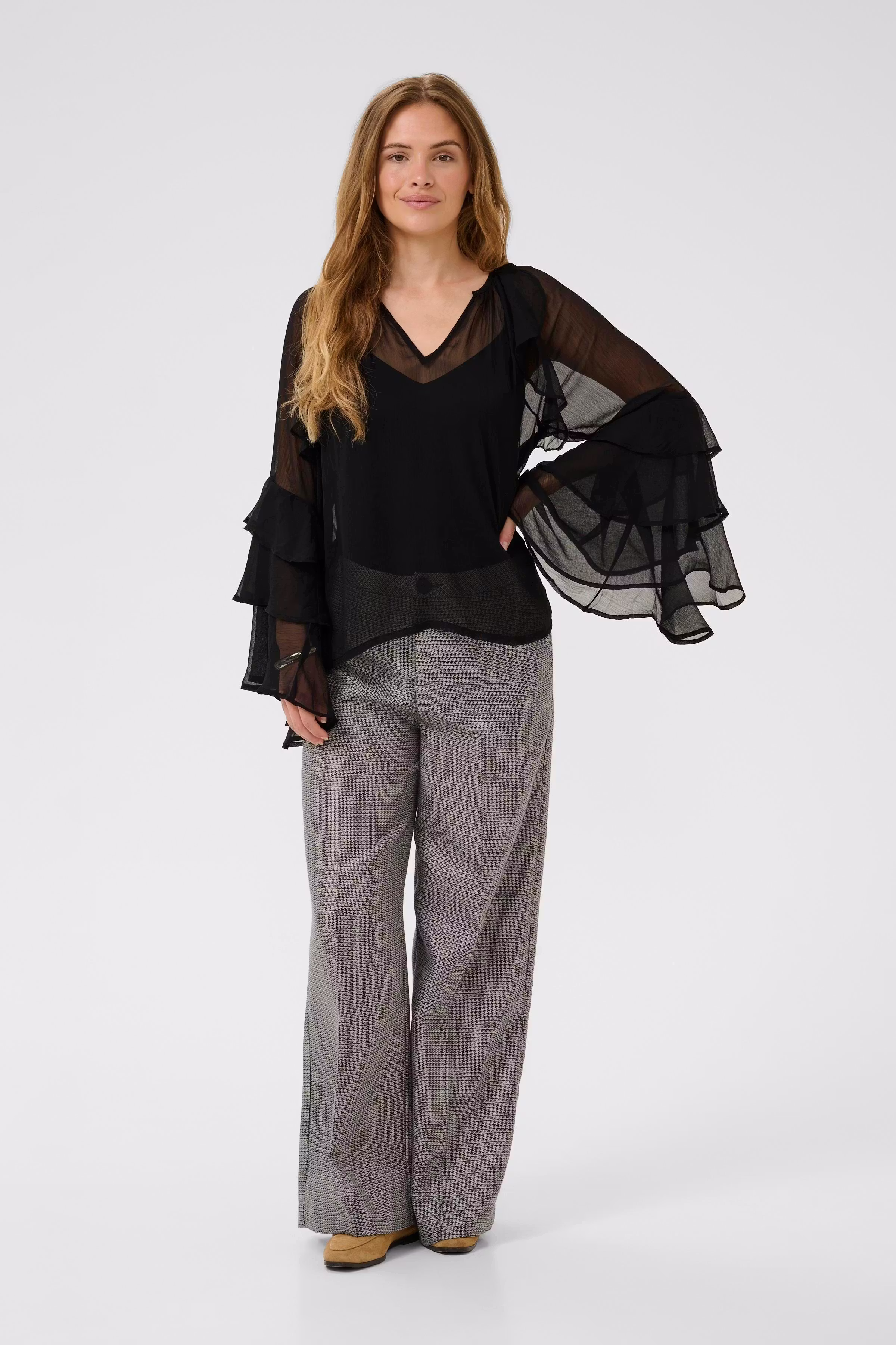 CUlianoa Bluse med flæseærmer LOOKBOOK FRONT 50112465-500012