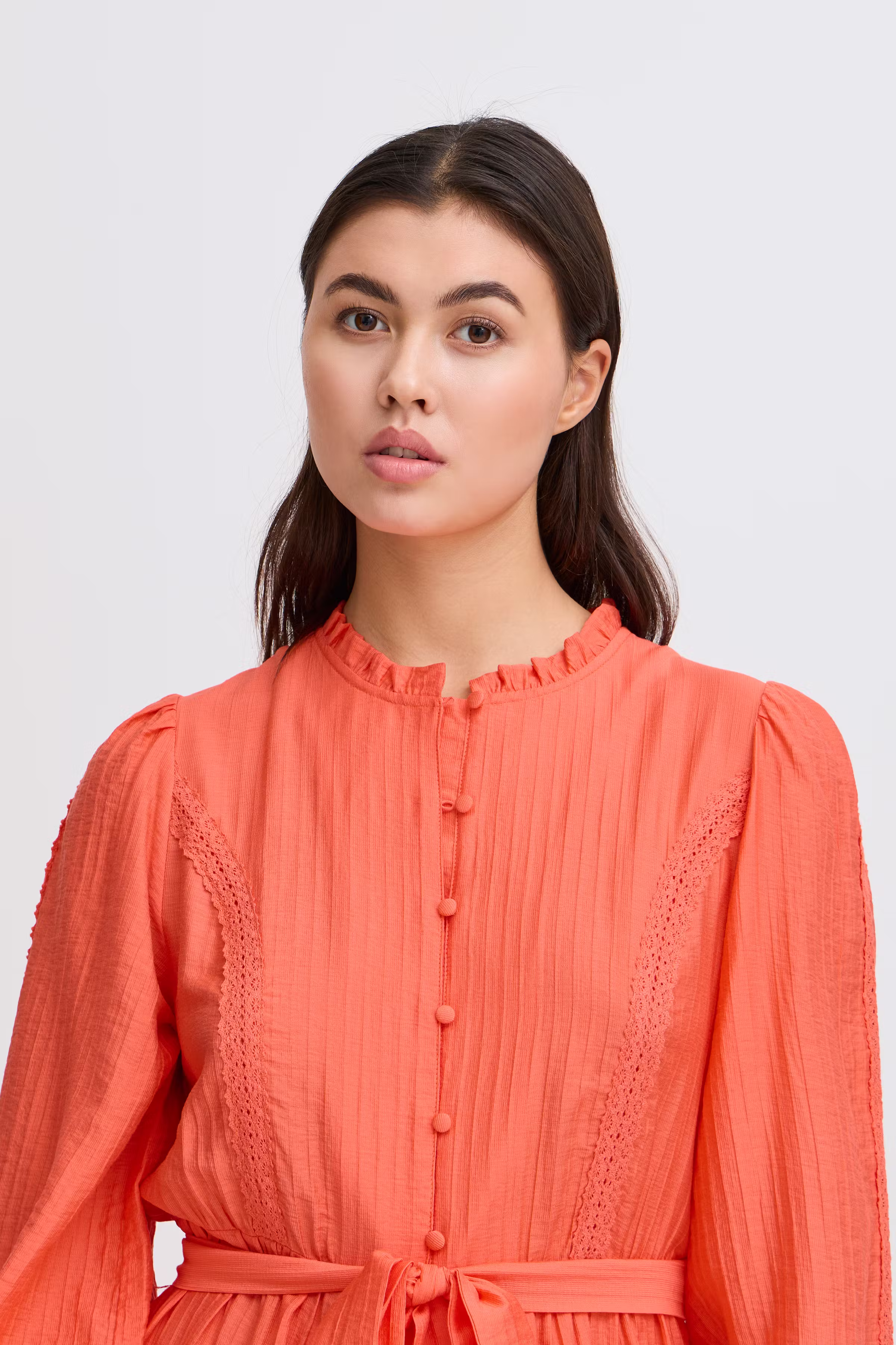 IHEVINA Kjole LOOKBOOK DETAIL 20122441-171656