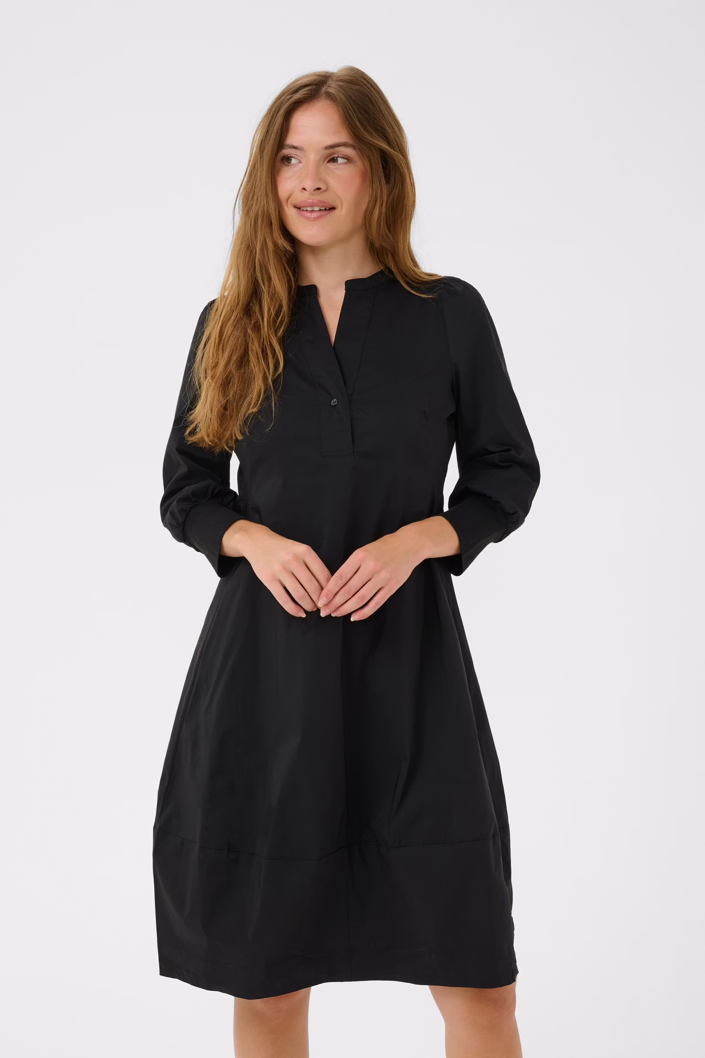 CUANTOINETT Klänning LOOKBOOK FRONT 50110059-500012