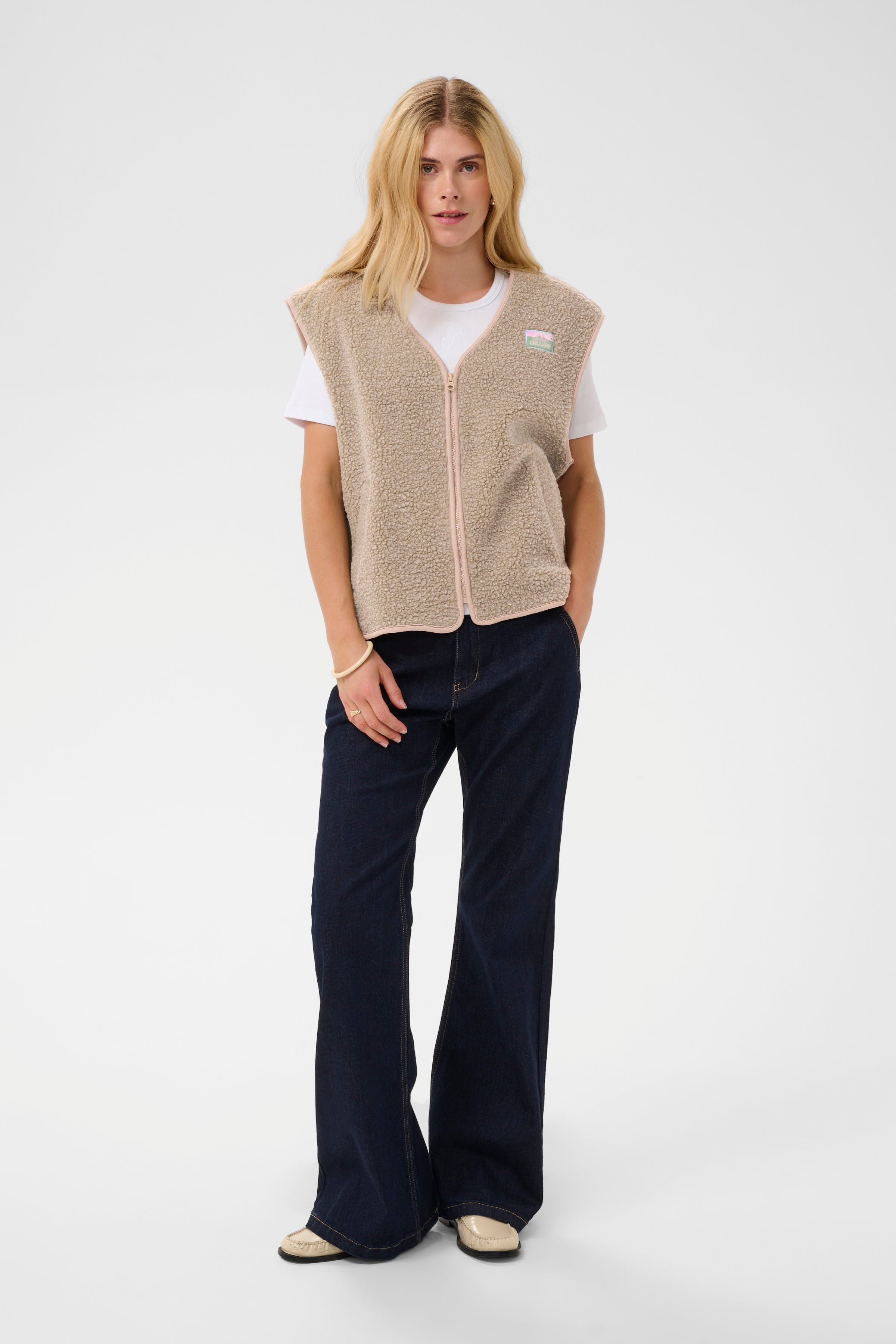 CUcatina teddy vest LOOKBOOK FRONT 50112701-171009