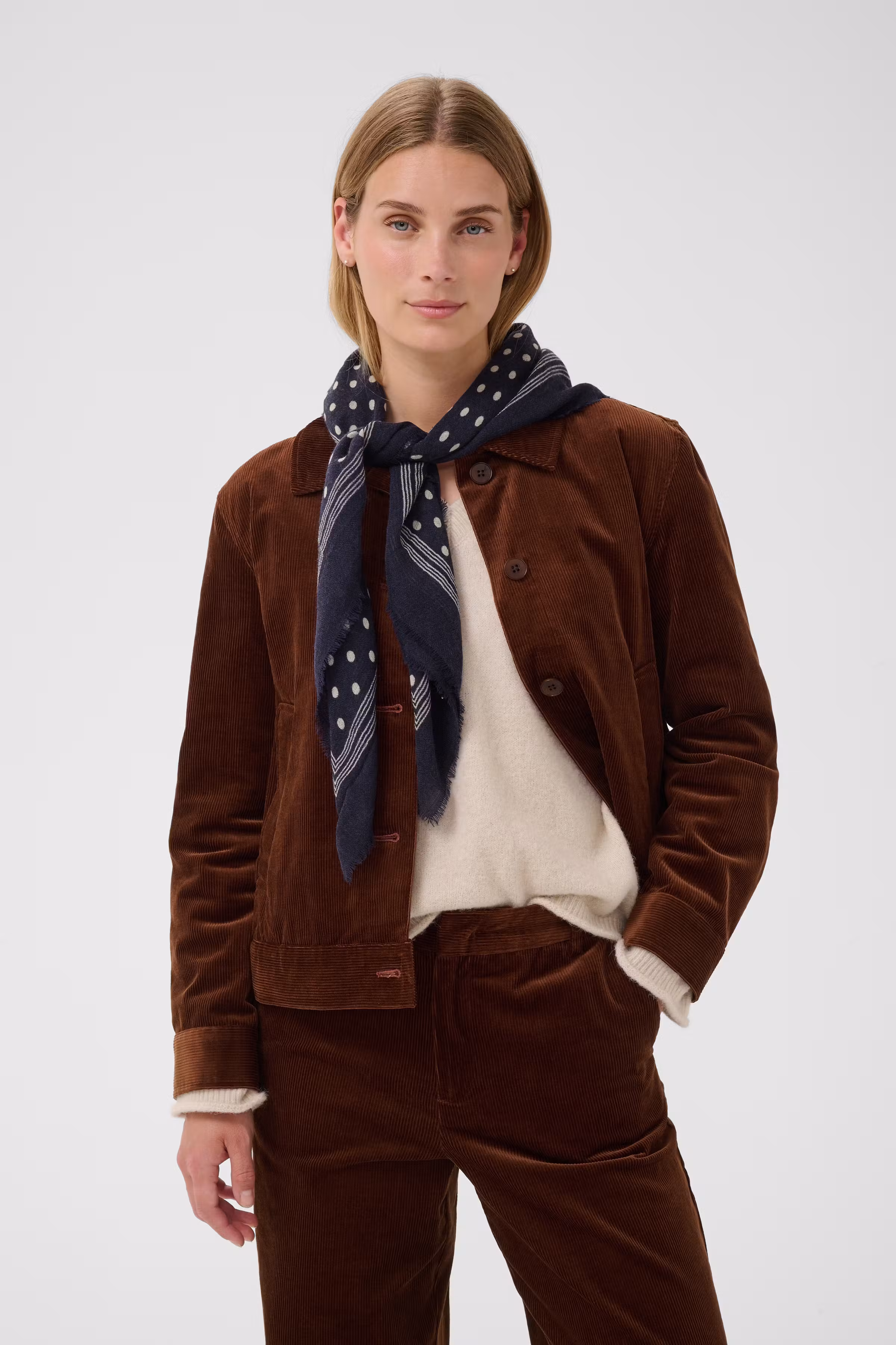 CelestaPW Sjaal LOOKBOOK FRONT 30310875-305642