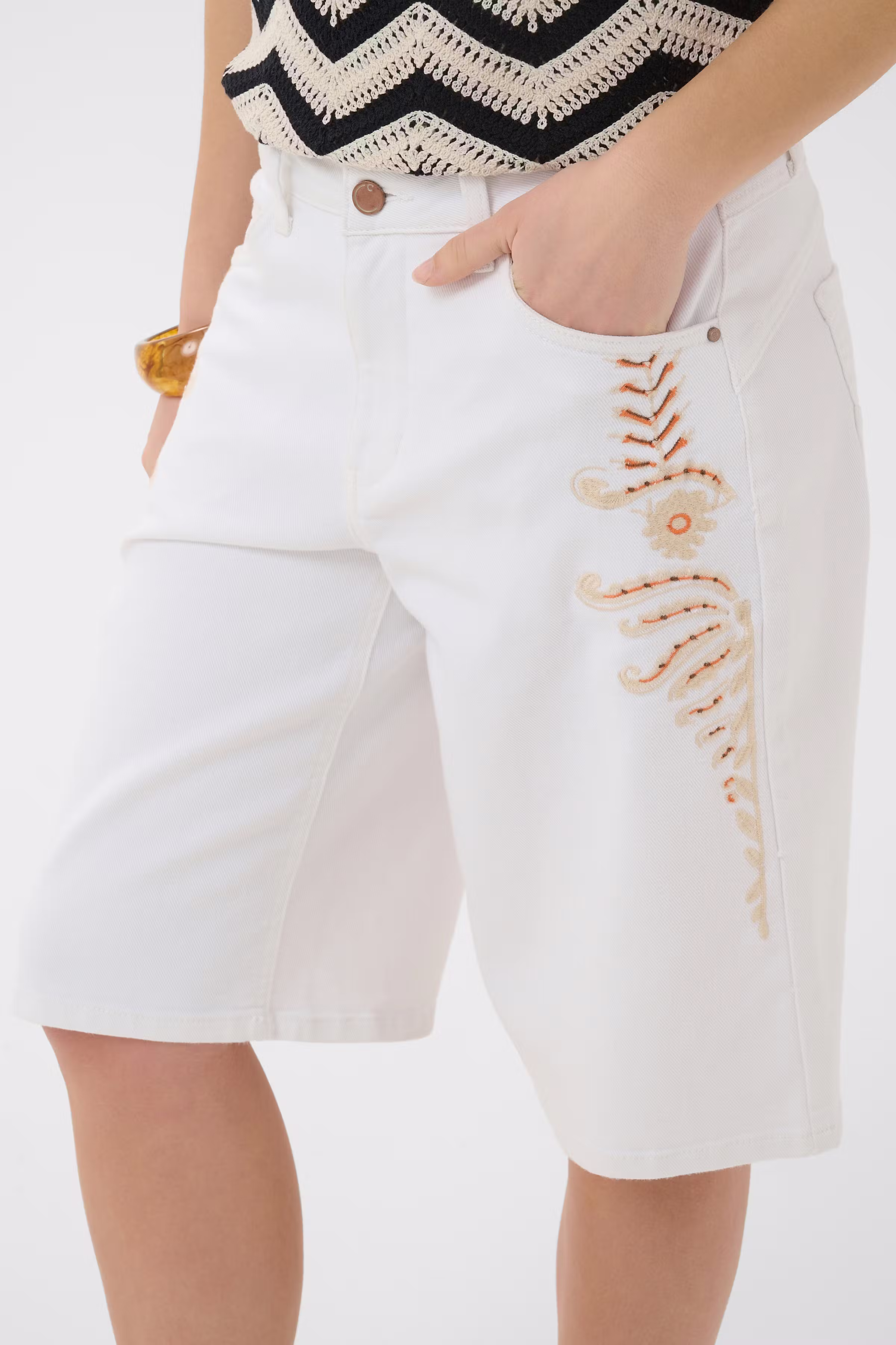 CRBotilde Shorts LOOKBOOK DETAIL 10615047-110602