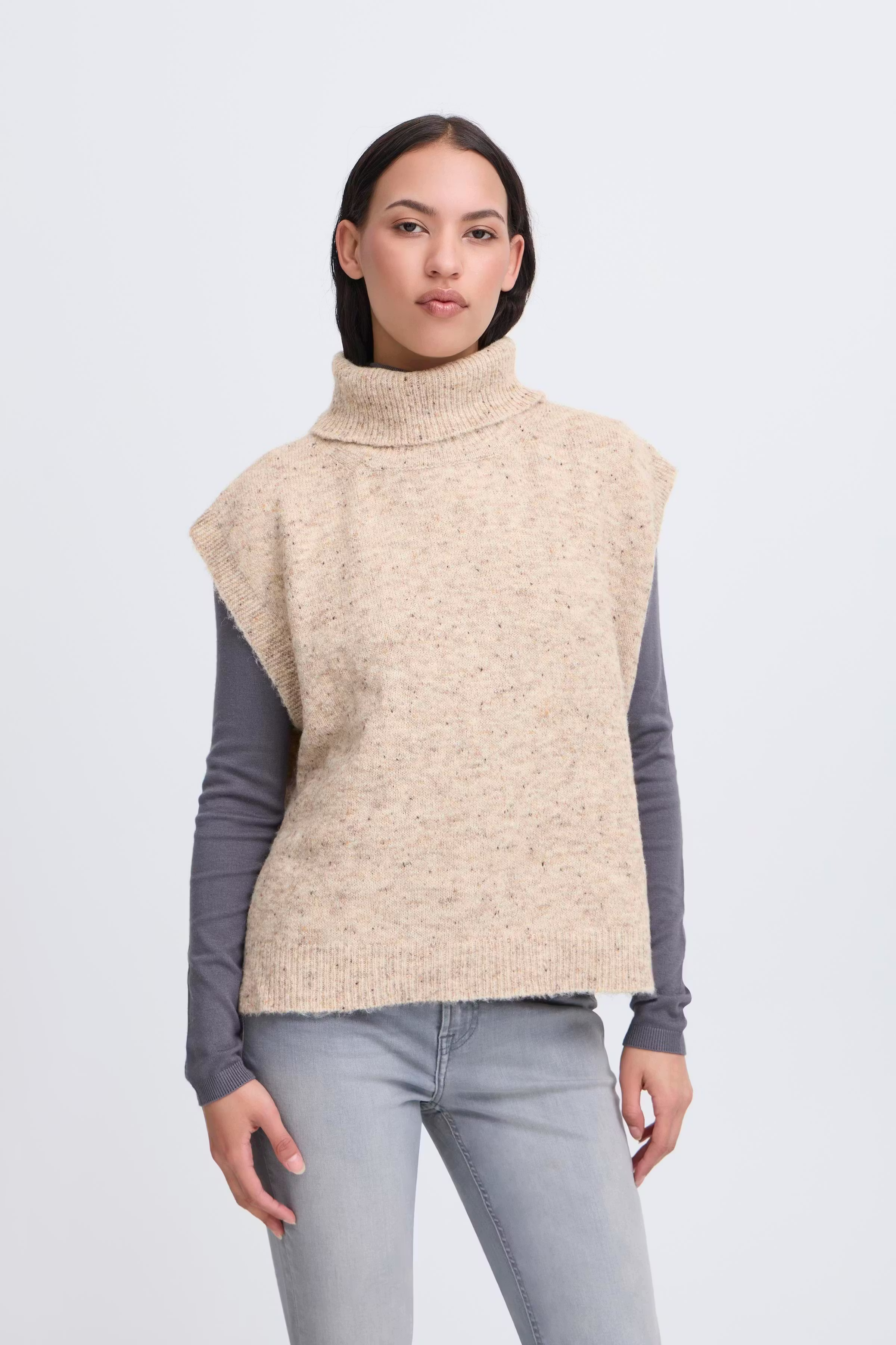IALOTUS Poncho LOOKBOOK FRONT 20124429-1511141