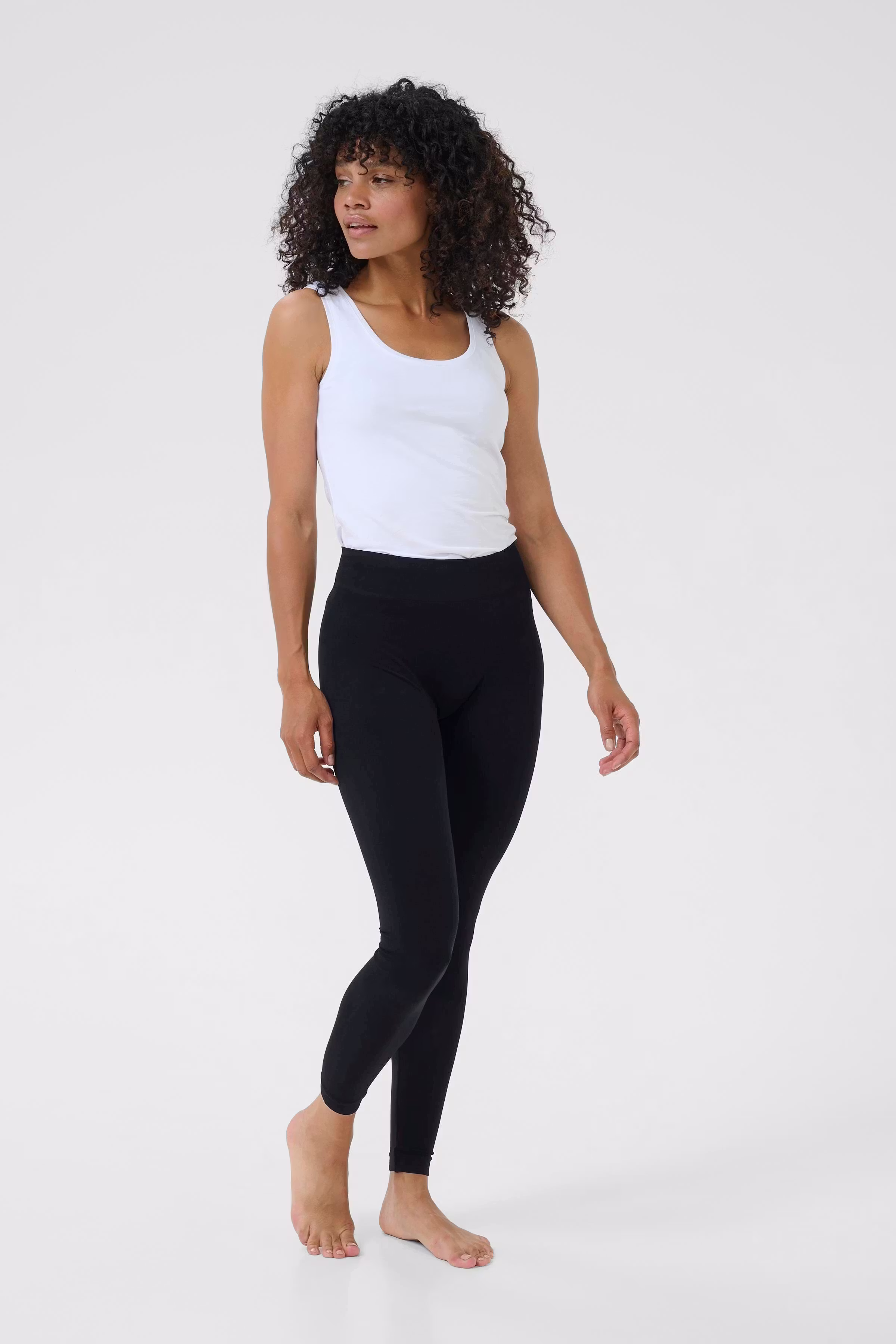 Seamless leggins LOOKBOOK FRONT 40103467-400010