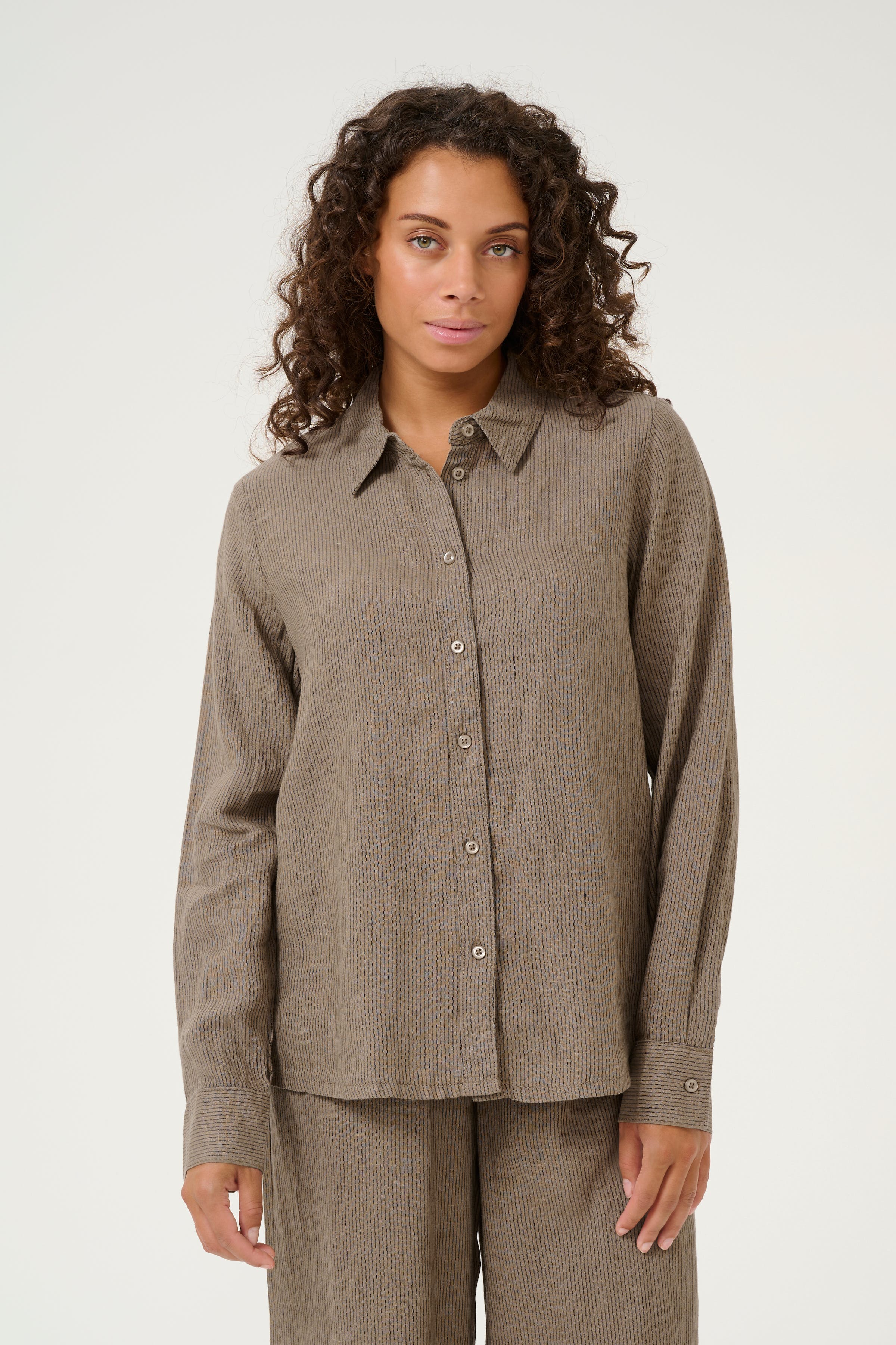 CUnyssa 100% Linnen Shirt LOOKBOOK FRONT 50111694-107484