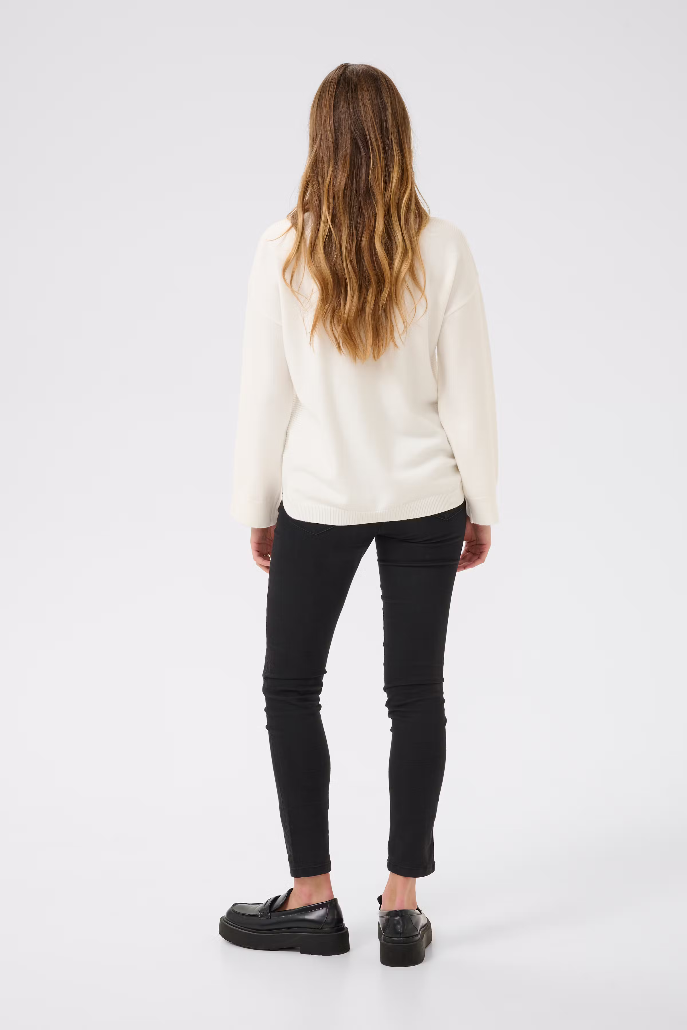 BPashely Pullover LOOKBOOK BACK 10590832-110602B